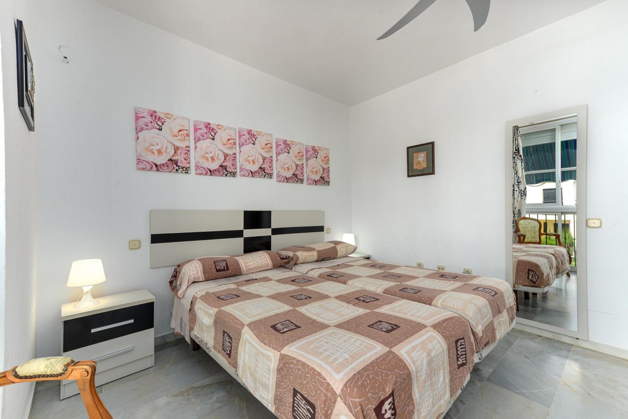 Spacious Beachfront Vakantiehuis Estepona