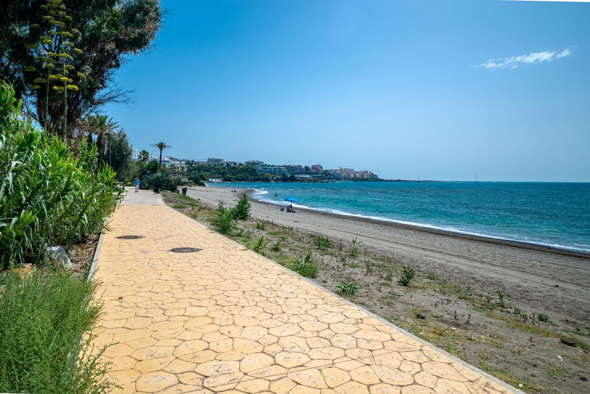 Spacious Beachfront