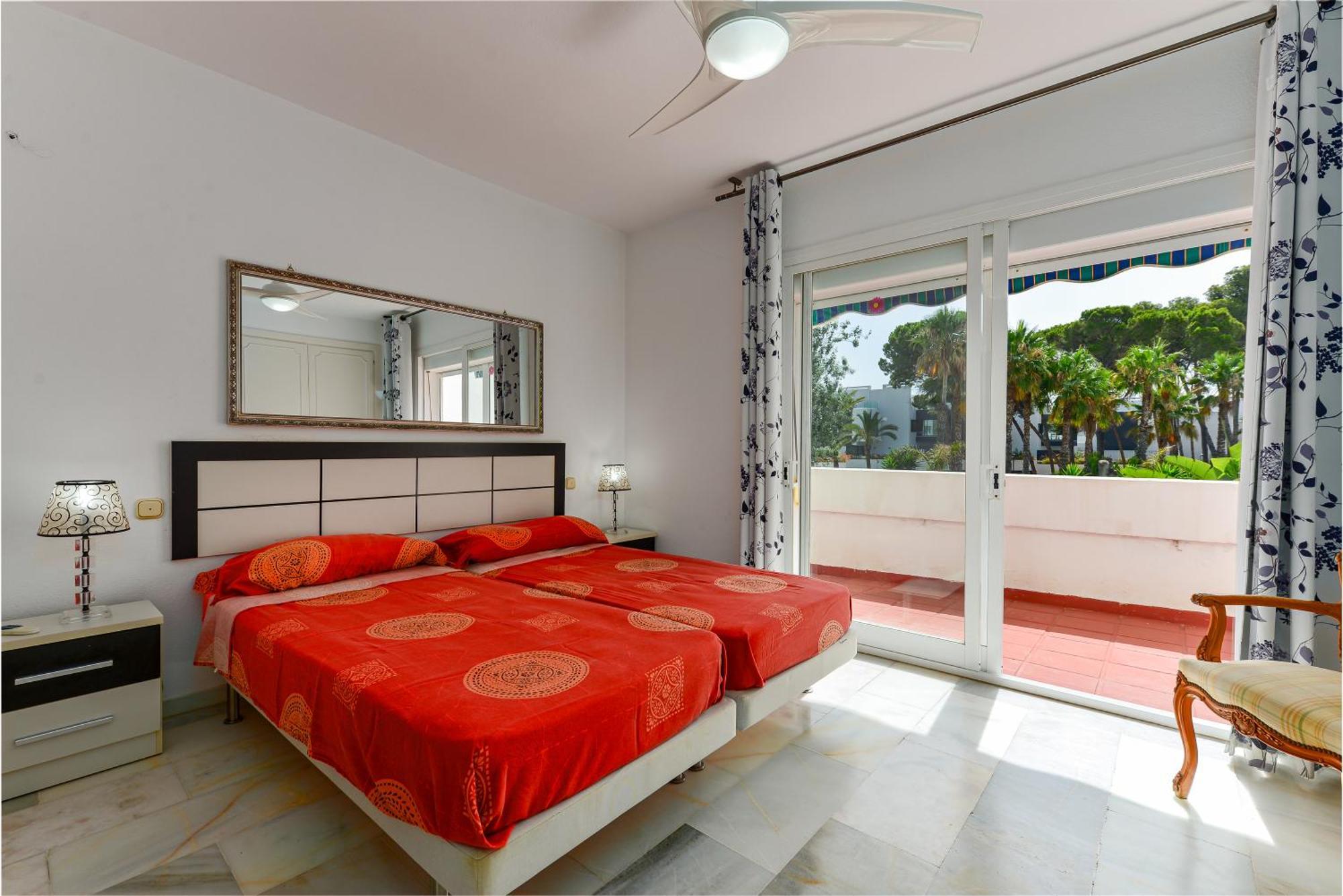 Spacious Beachfront * Estepona
