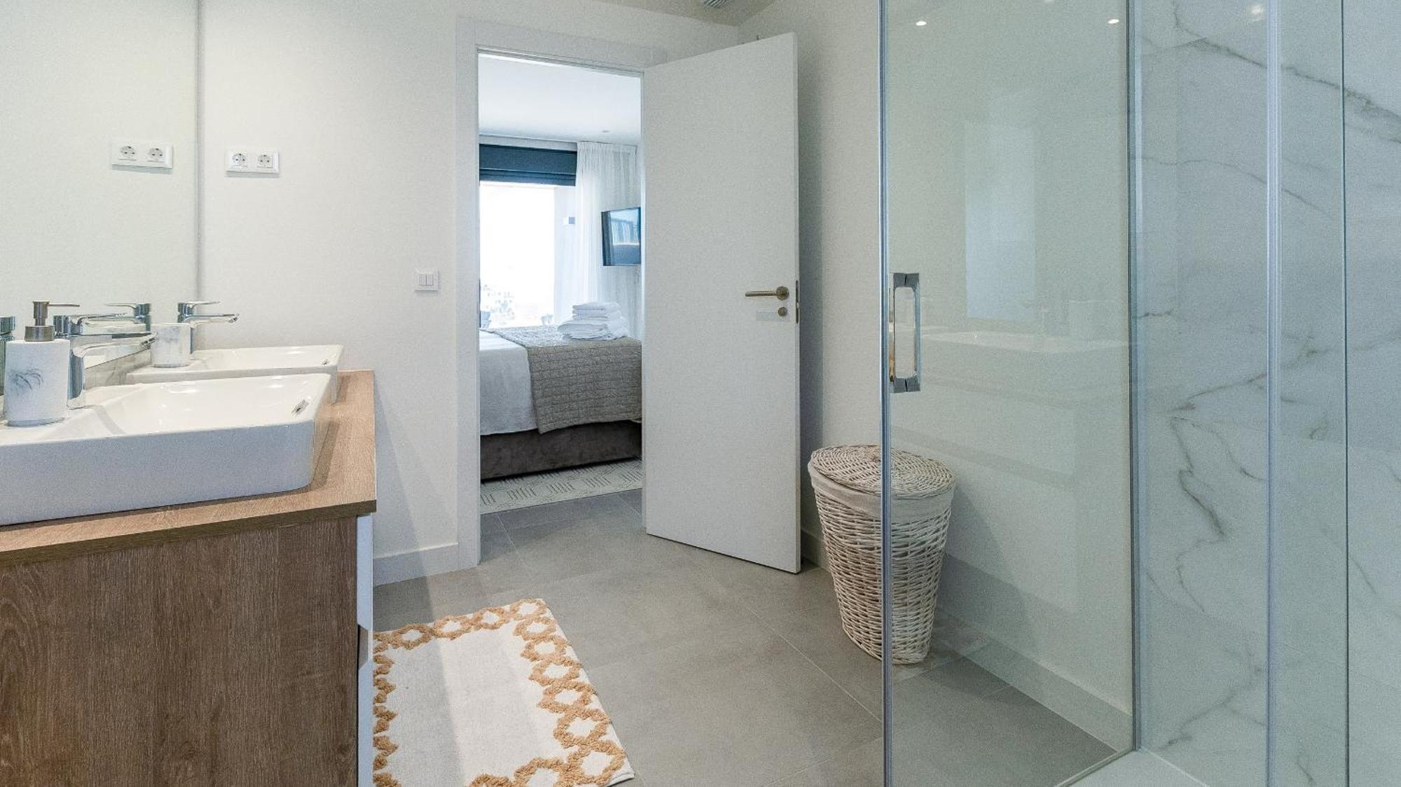 Oasis 325 Penthouse *