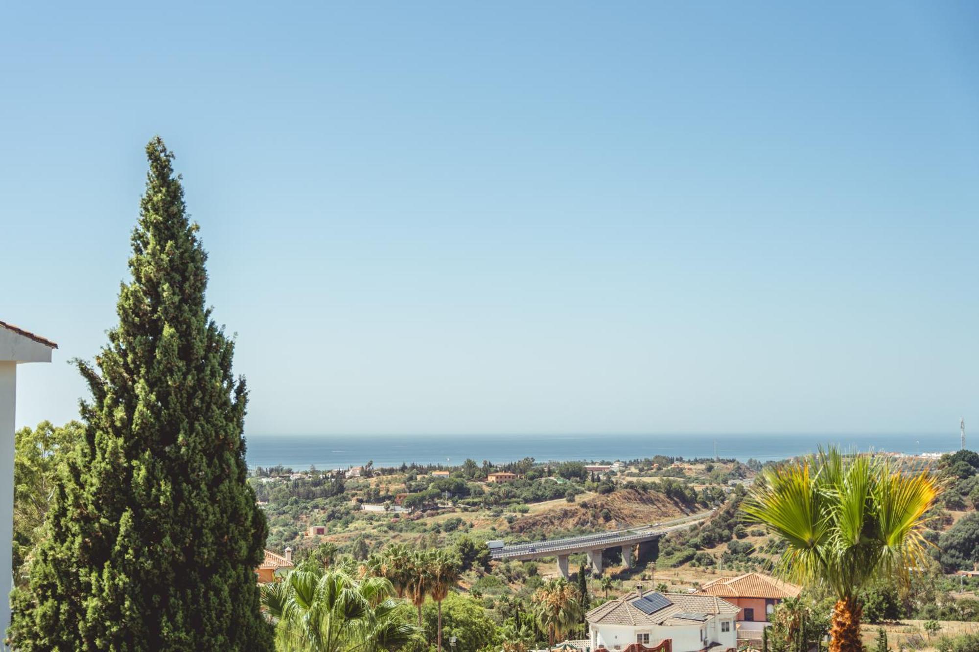 Apartment Bella Luna - Sea & Mountains Views Estepona