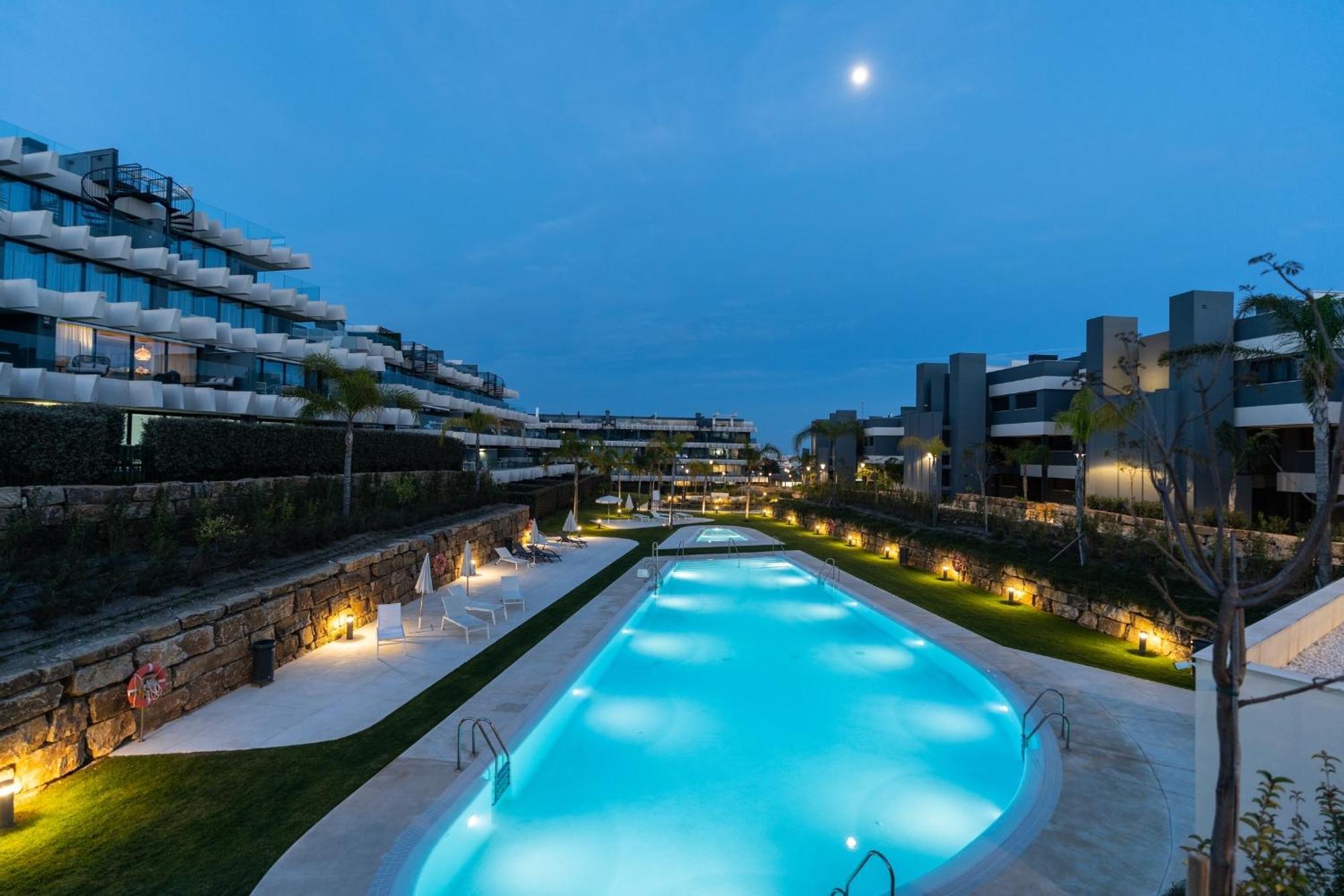 Oasis 325 New Luxury Penthouse With Amazing Sea View And Private Jacuzzi Apartment Estepona