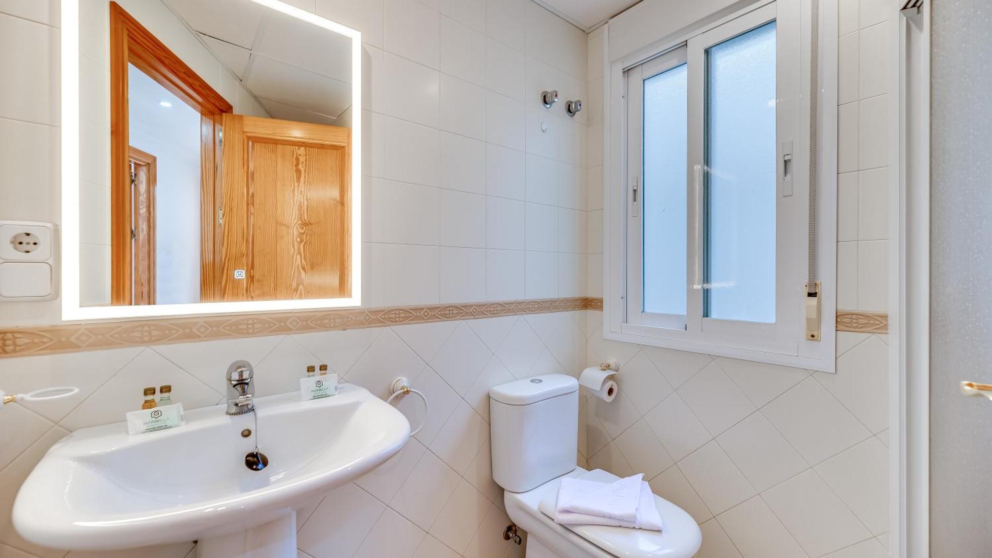 Chic Uurban Oasis In Estepona