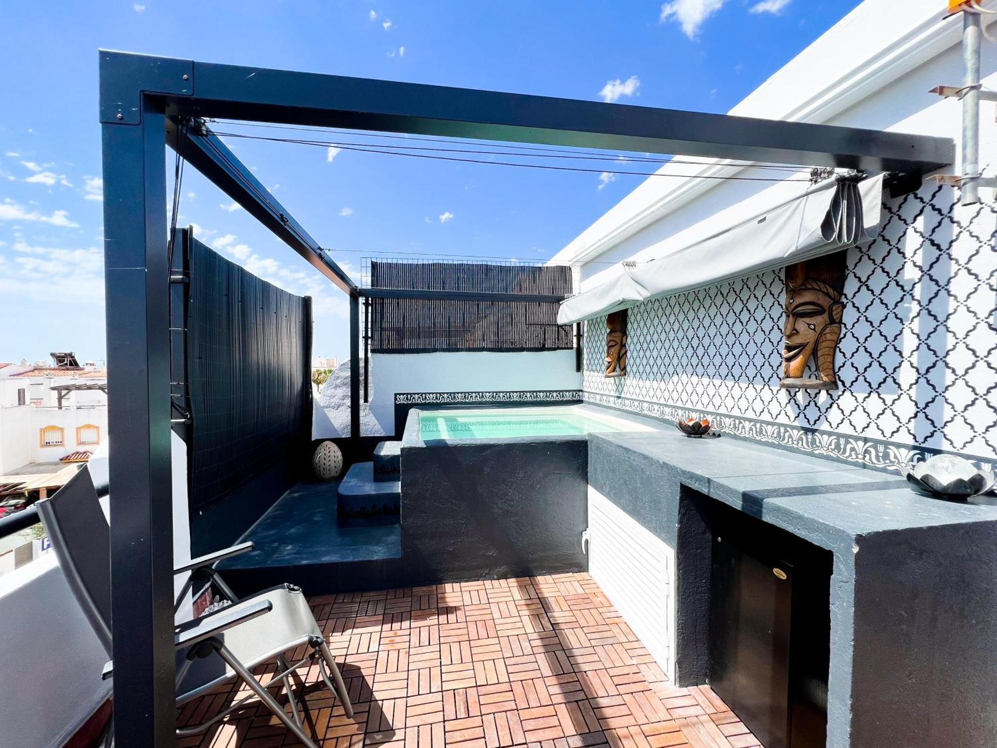 Townhouse With Arabic Pool And Close To The In Vakantiehuis
