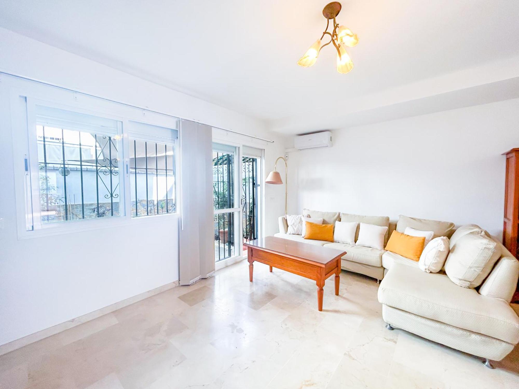 Vakantiehuis Townhouse With Arabic Pool And Close To The In