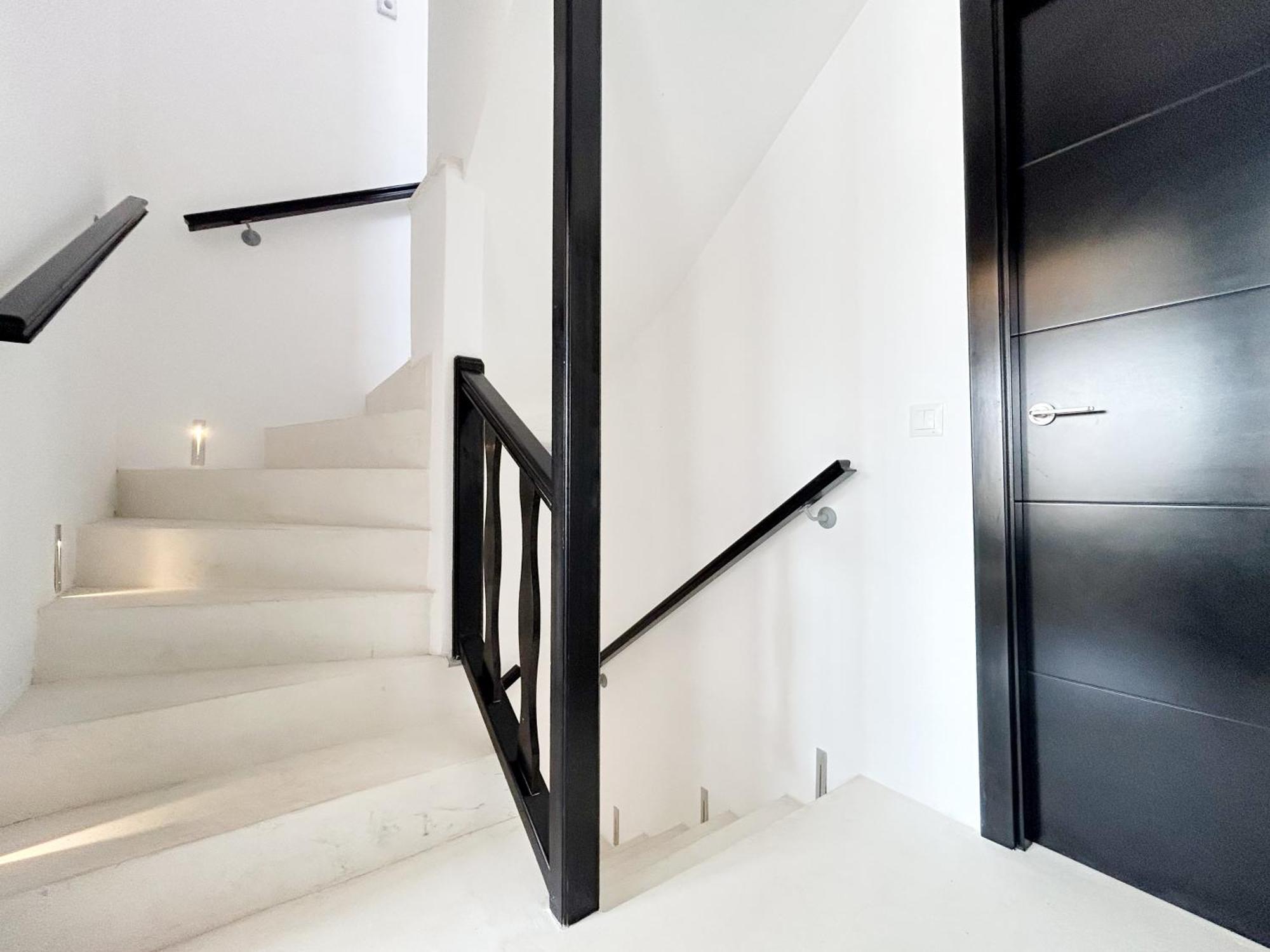 Townhouse With Arabic Pool And Close To The In *