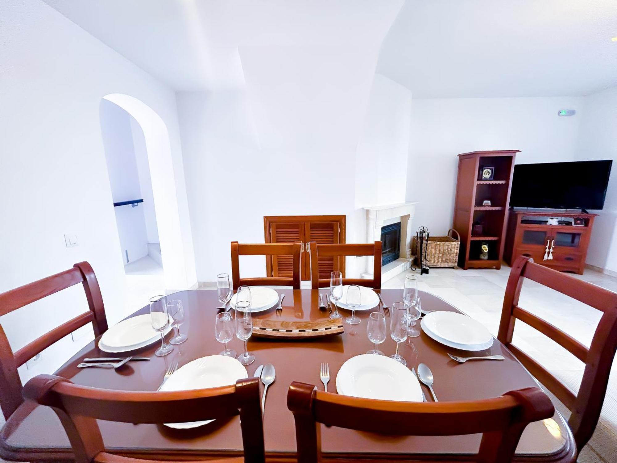 Vakantiehuis Townhouse With Arabic Pool And Close To The In Estepona