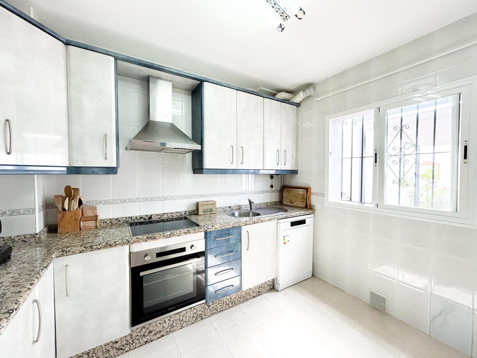 Townhouse With Arabic Pool And Close To The In Vakantiehuis Estepona