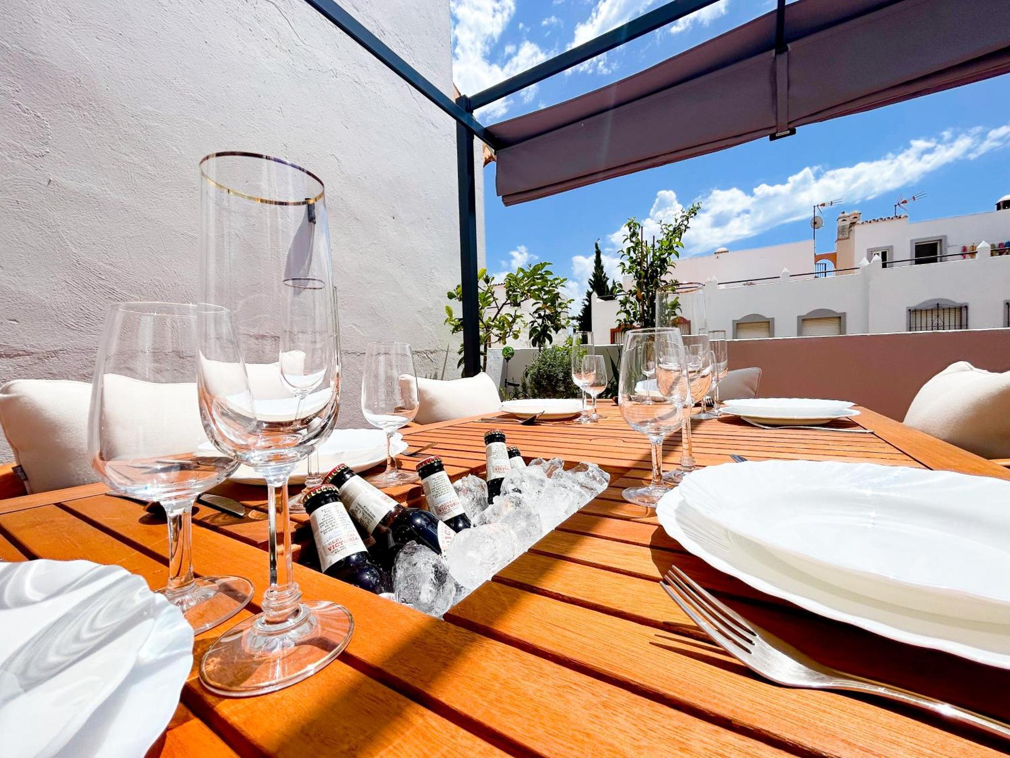 Townhouse With Arabic Pool And Close To The In Vakantiehuis Estepona