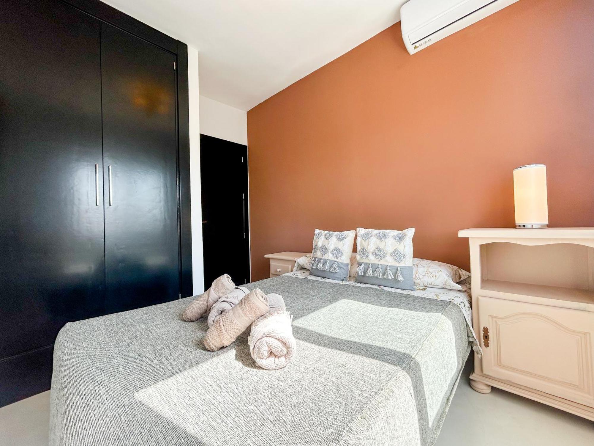 Townhouse With Arabic Pool And Close To The In Vakantiehuis Estepona