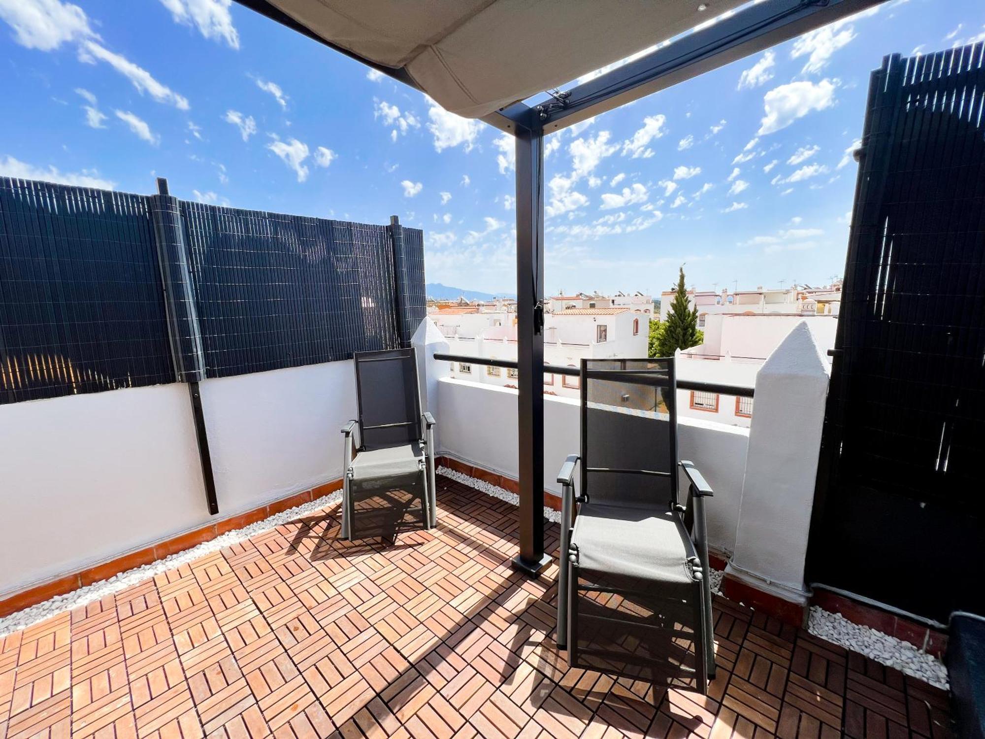 Vakantiehuis Townhouse With Arabic Pool And Close To The In Estepona