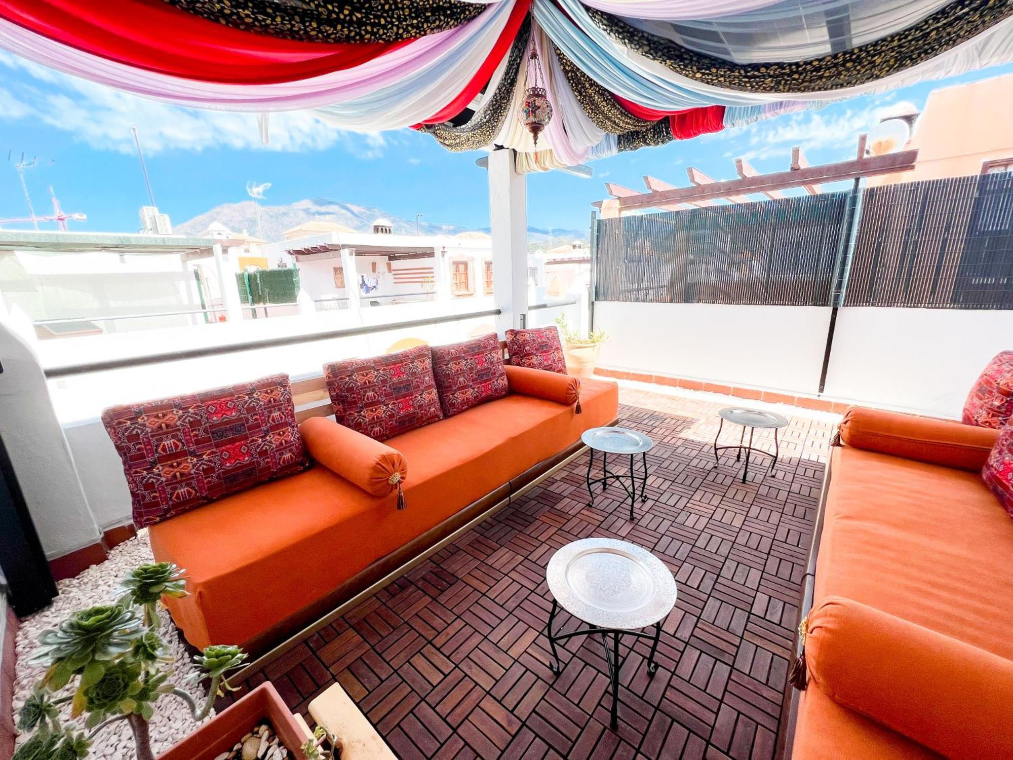 Townhouse With Arabic Pool And Close To The In * Estepona