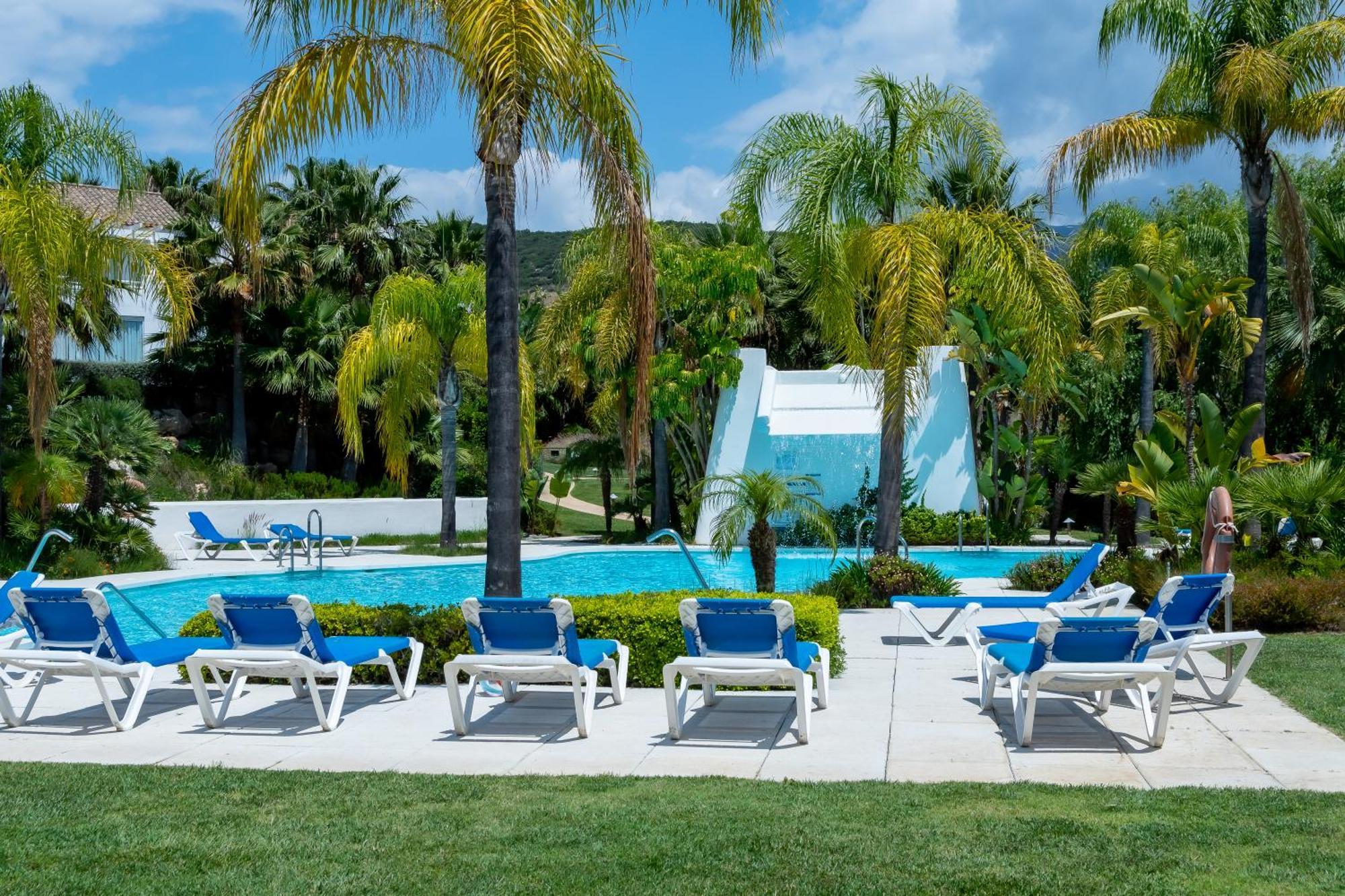 Paradise Lagoon Alcazaba By Hostlovers Apartment *