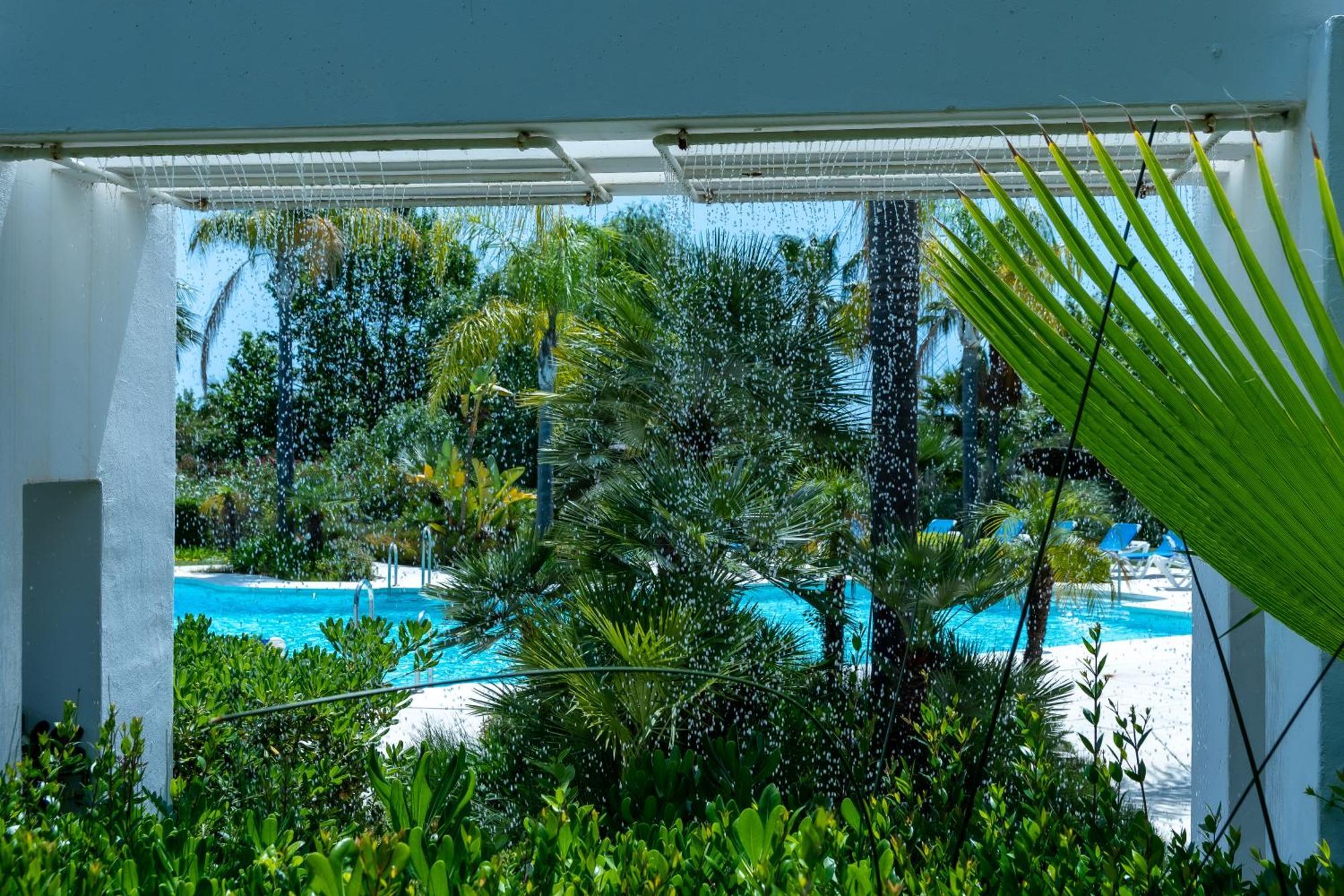 Paradise Lagoon Alcazaba By Hostlovers Apartment