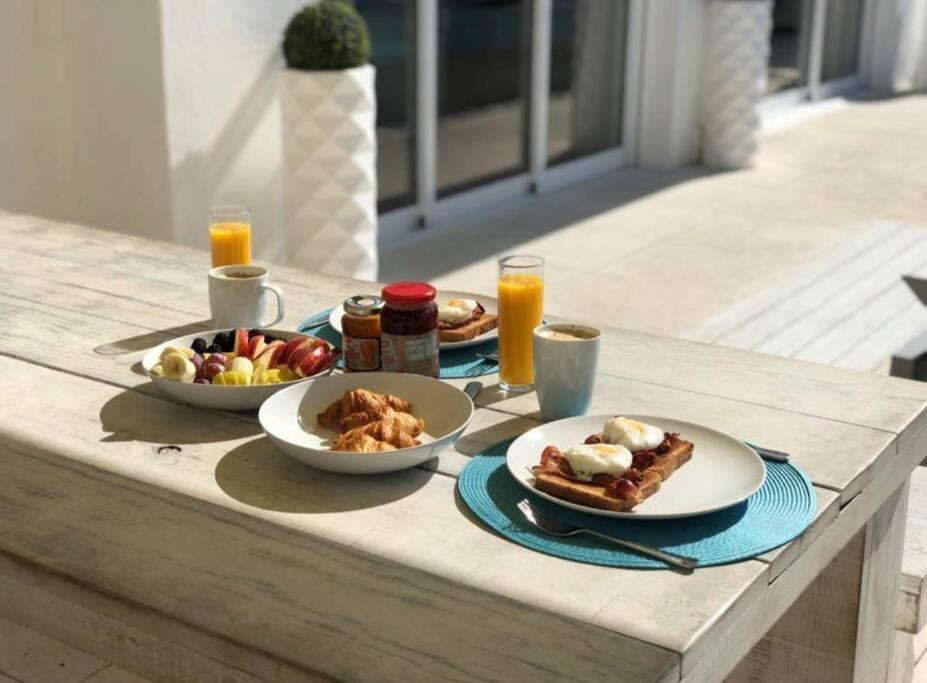 Luxe, Puerto Banus, Marbella * Estepona