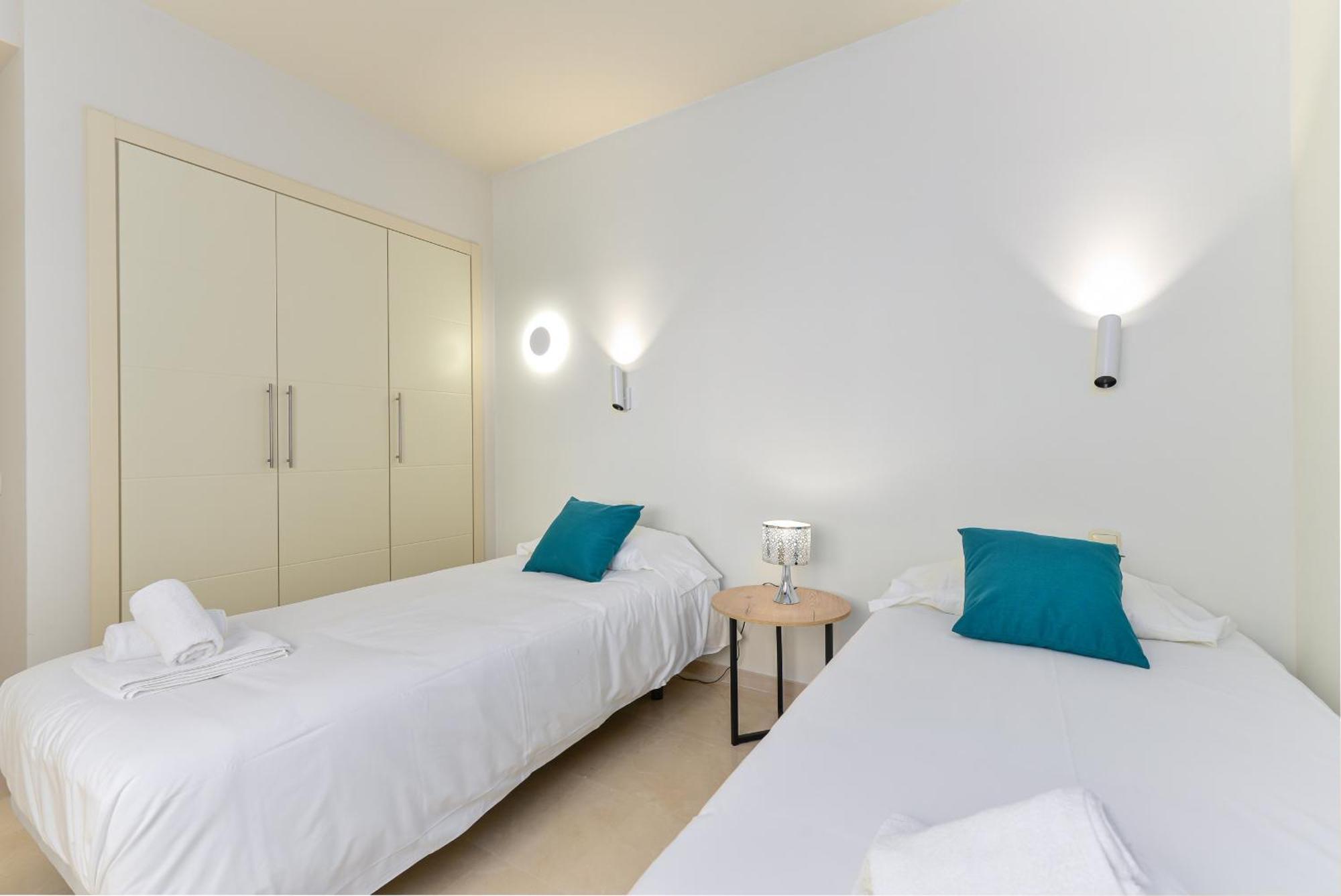 Alcazaba Lagoon 2425 Luxury Private * Estepona