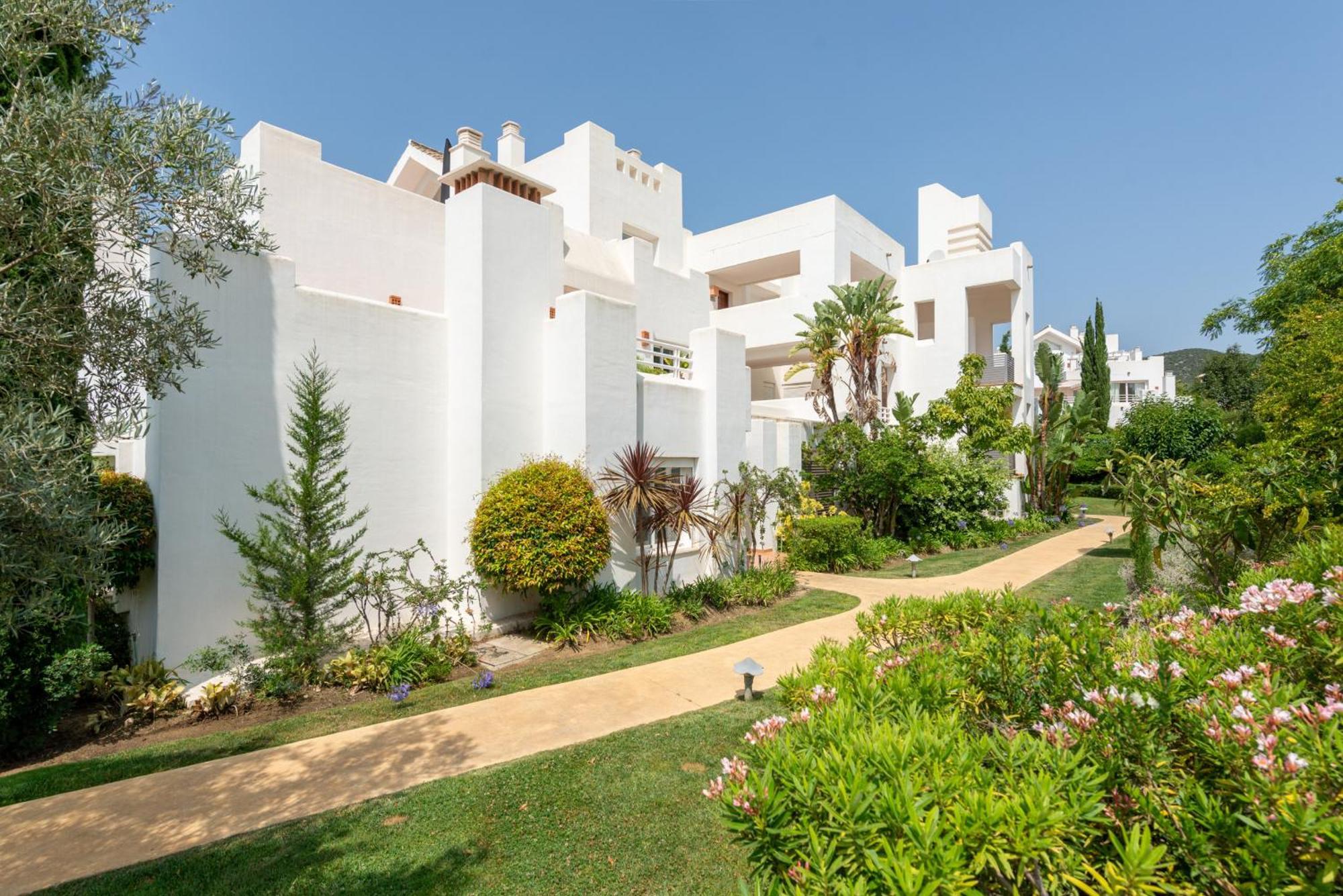 Alcazaba Lagoon 2425 Luxury Private Apartment Estepona