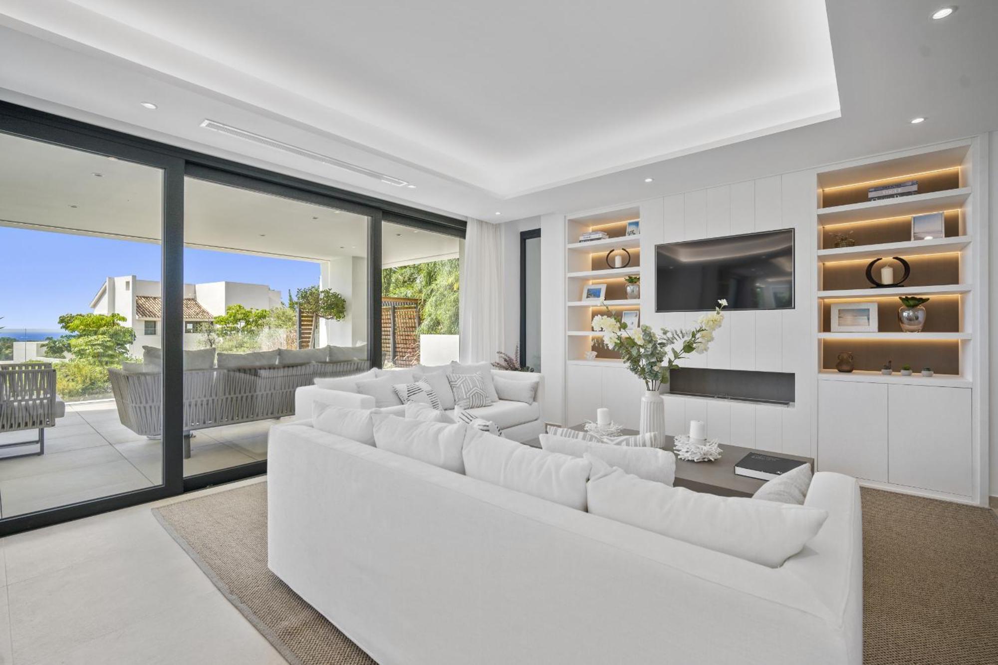 Alejandra - Benahavis Villa Estepona