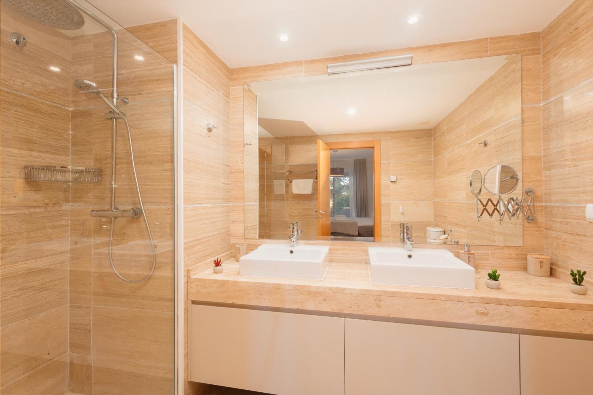 Beautiful In Benahavis, Marbella Apartment *
