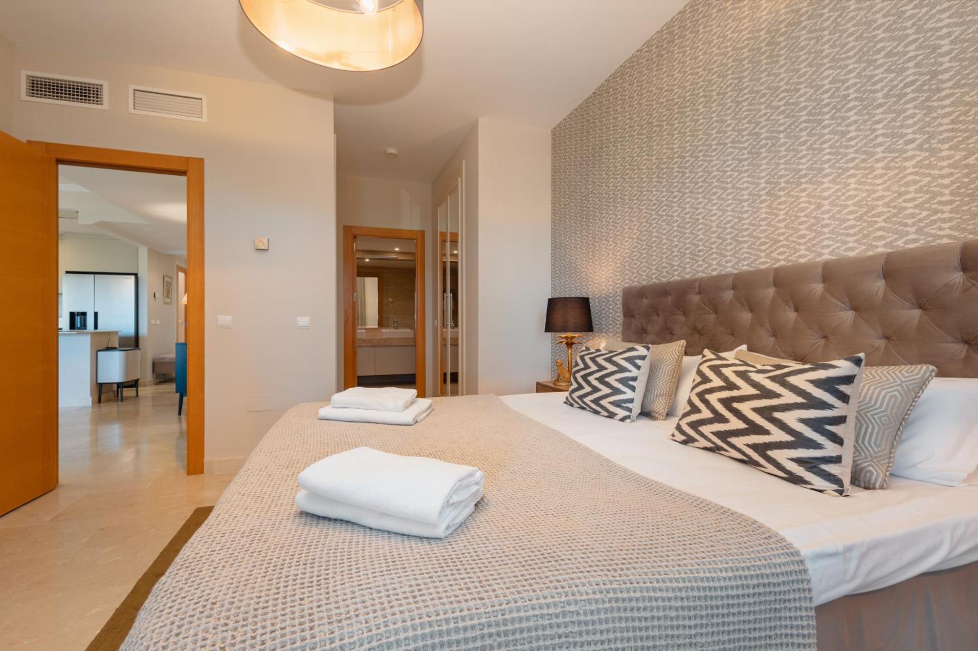 Beautiful In Benahavis, Marbella Apartment *
