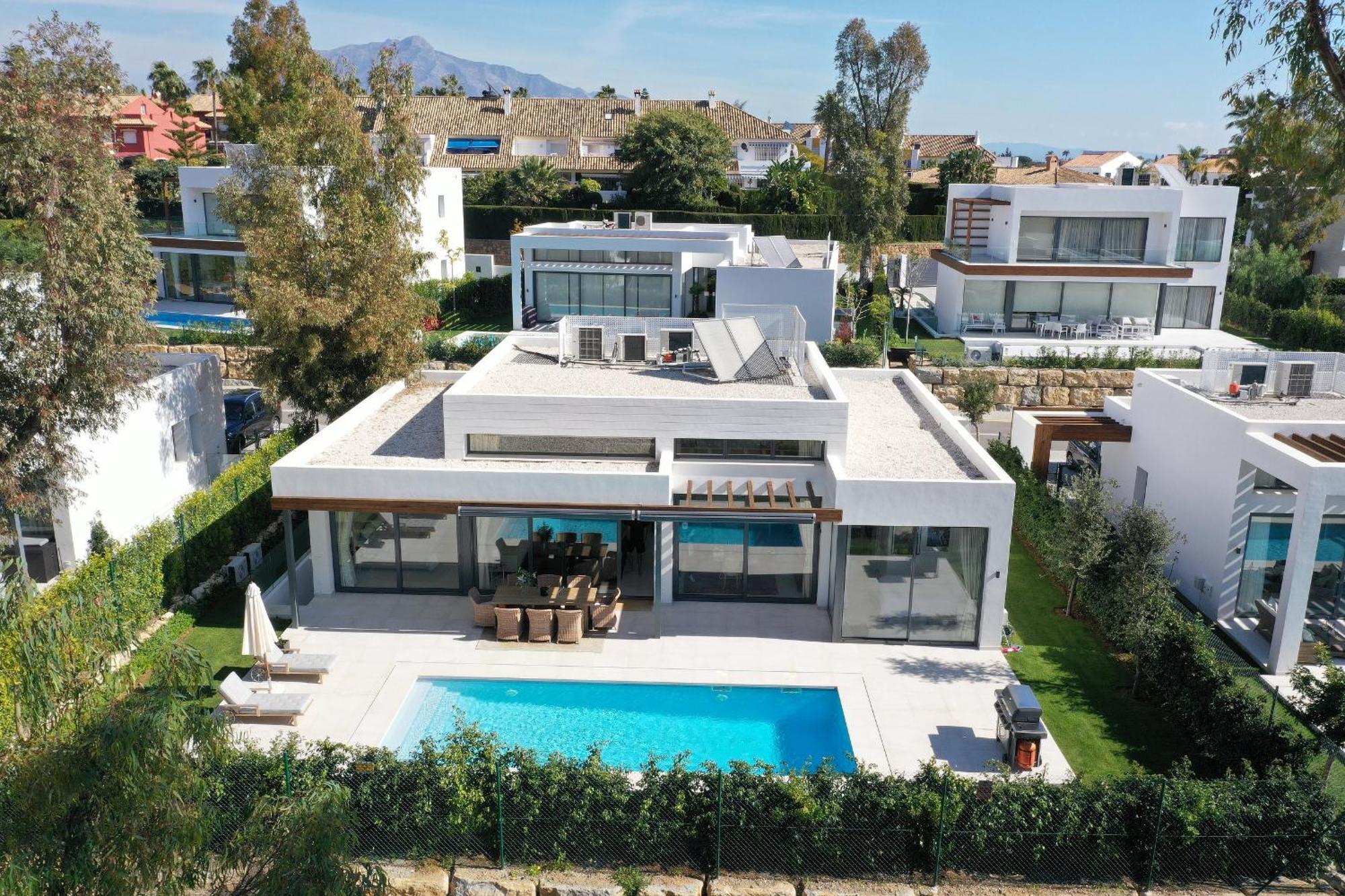 Villa 2223 Modern Design Pool Estepona