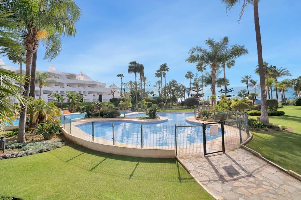 Lujoso Adosado Frente Al Mar Con Piscina Y Jardin - Riviera Andaluza 3 Holiday home *
