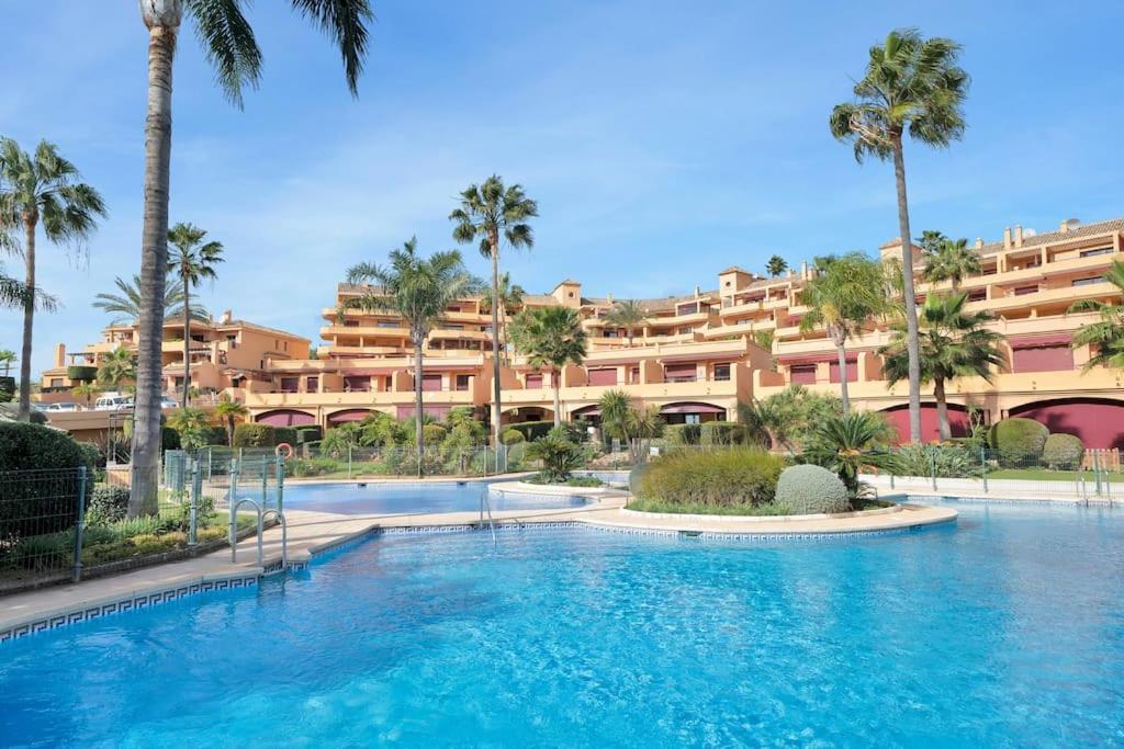 Lujoso Adosado Frente Al Mar Con Piscina Y Jardin - Riviera Andaluza 3 Holiday home *