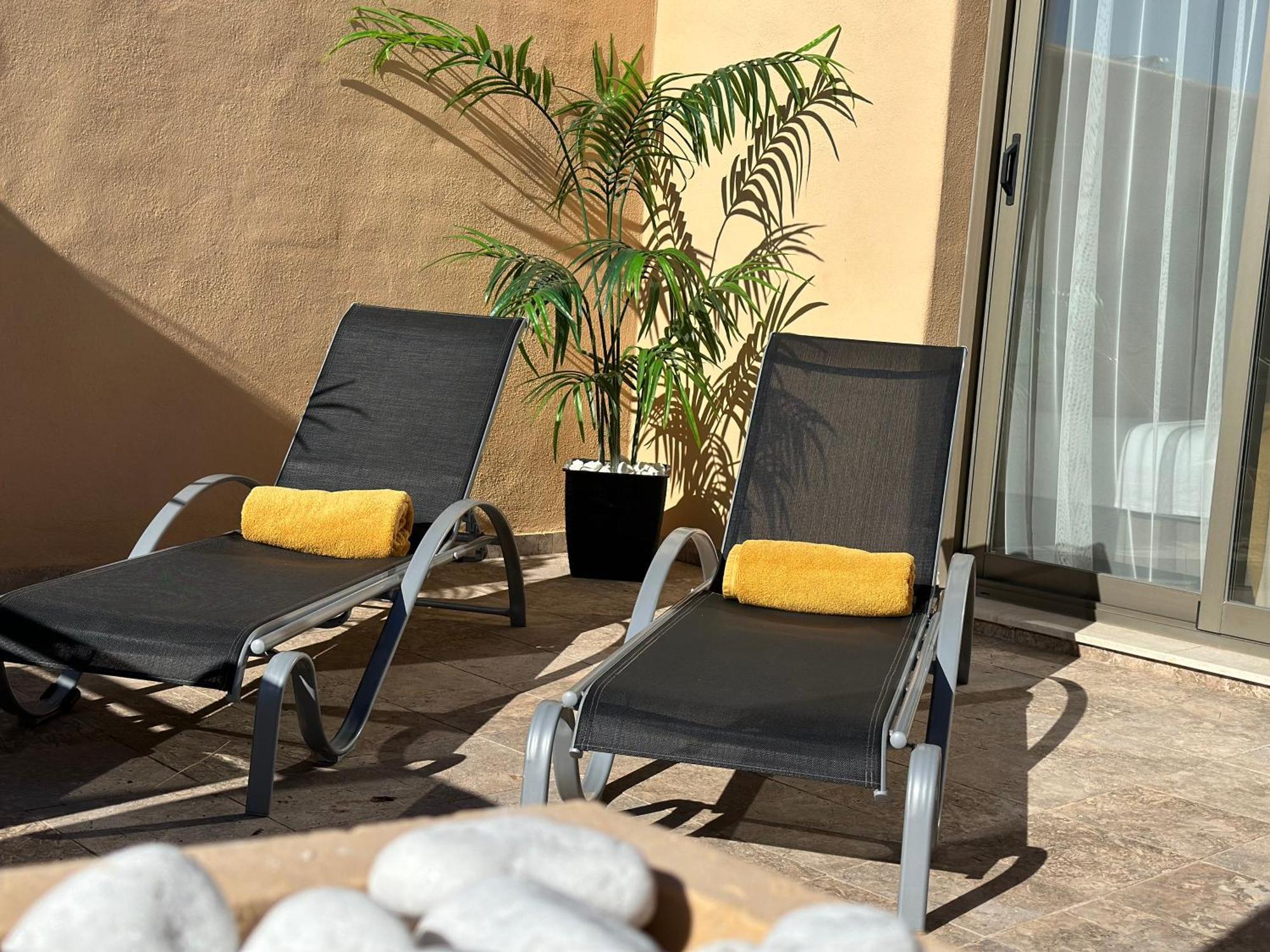 Charming 2 Bed In Quartiers Marbella Apartment Estepona