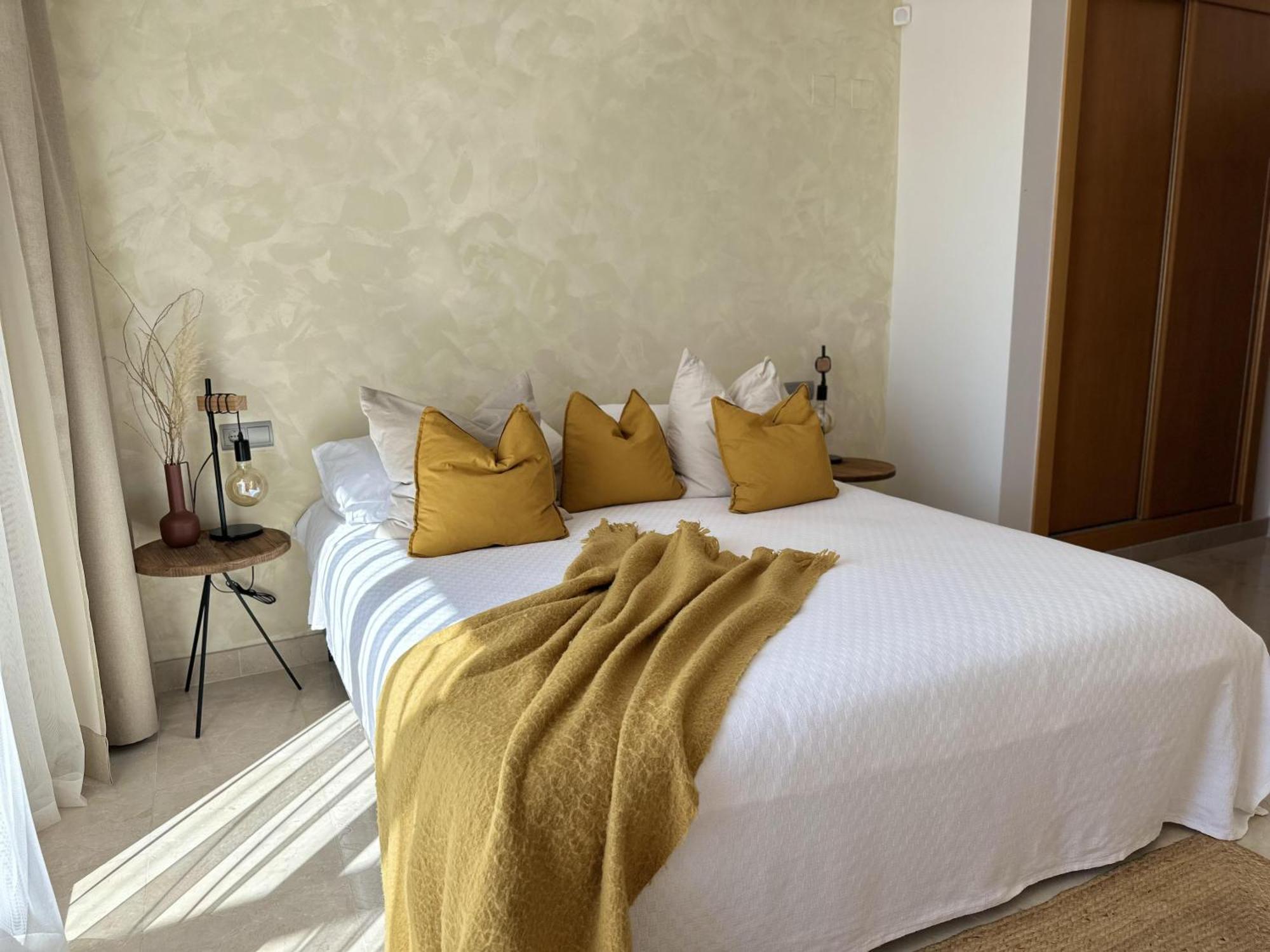 Charming 2 Bed In Quartiers Marbella *
