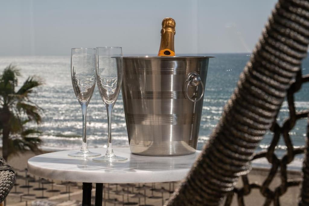 Apartamento Lujoso Primera Linea Playa Y Centrico Estepona
