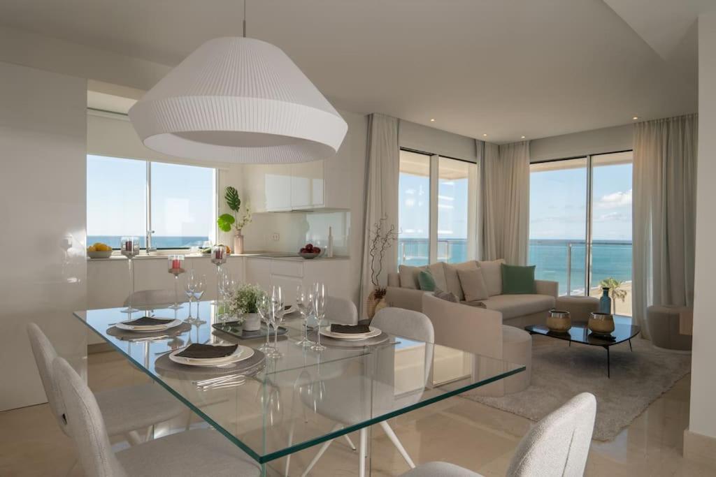 Lujoso Primera Linea Playa Y Centrico Apartamento Estepona