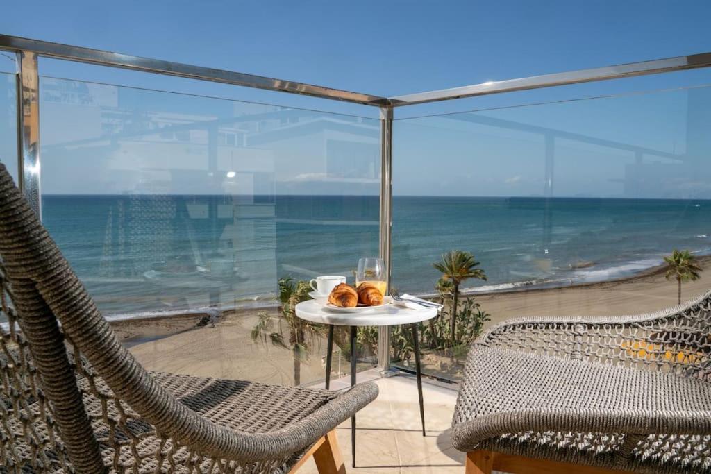 Apartamento Lujoso Primera Linea Playa Y Centrico Estepona