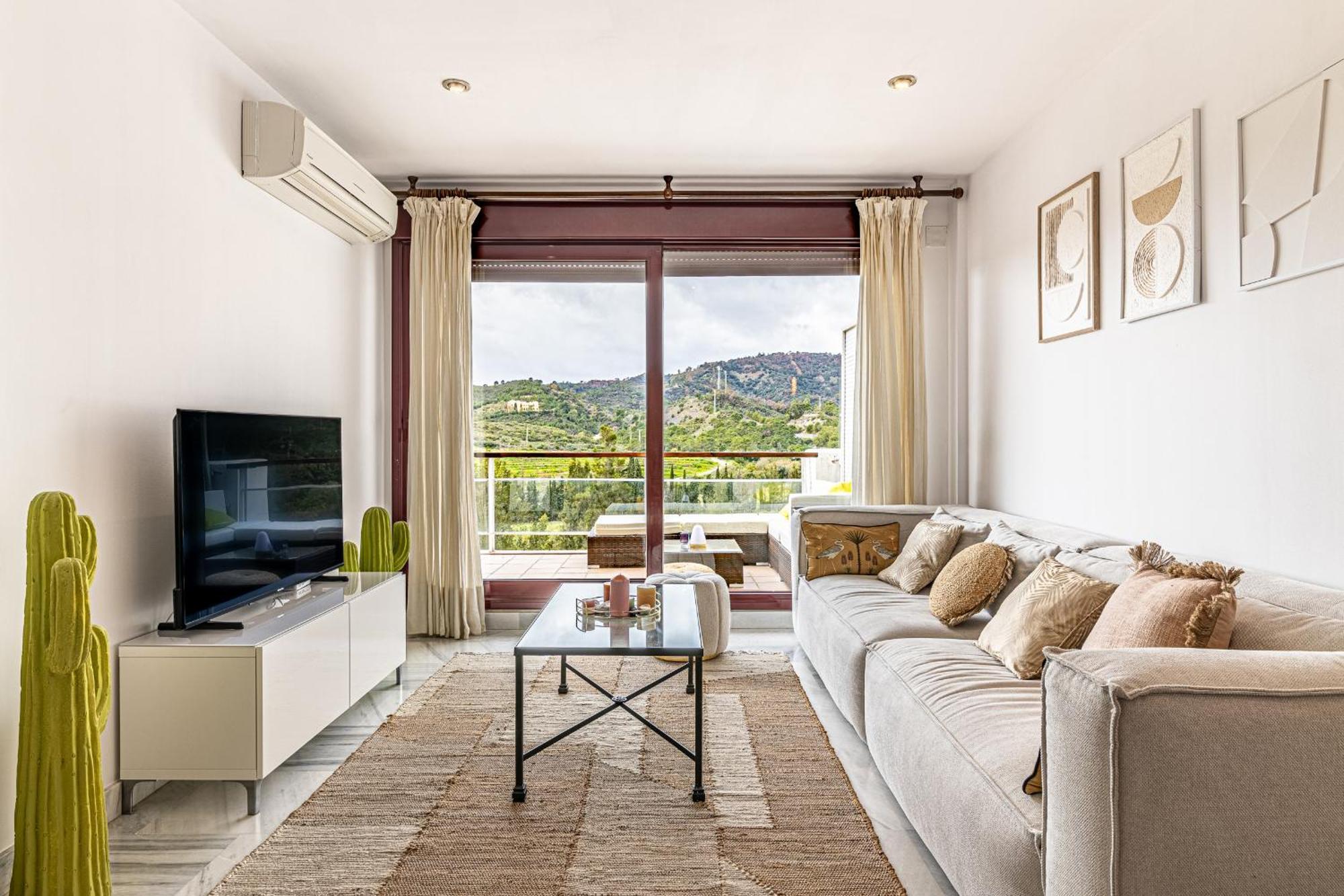 Rentitspain Charming Gym, Jacuzzi Y Balcon Appartement Estepona
