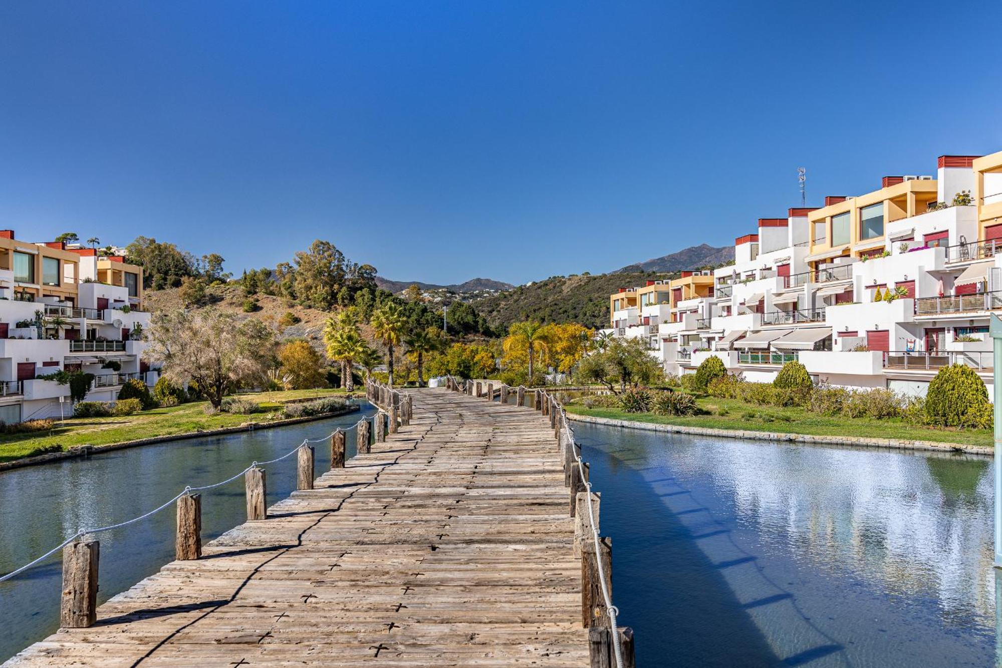 Rentitspain Charming Gym, Jacuzzi Y Balcon * Estepona