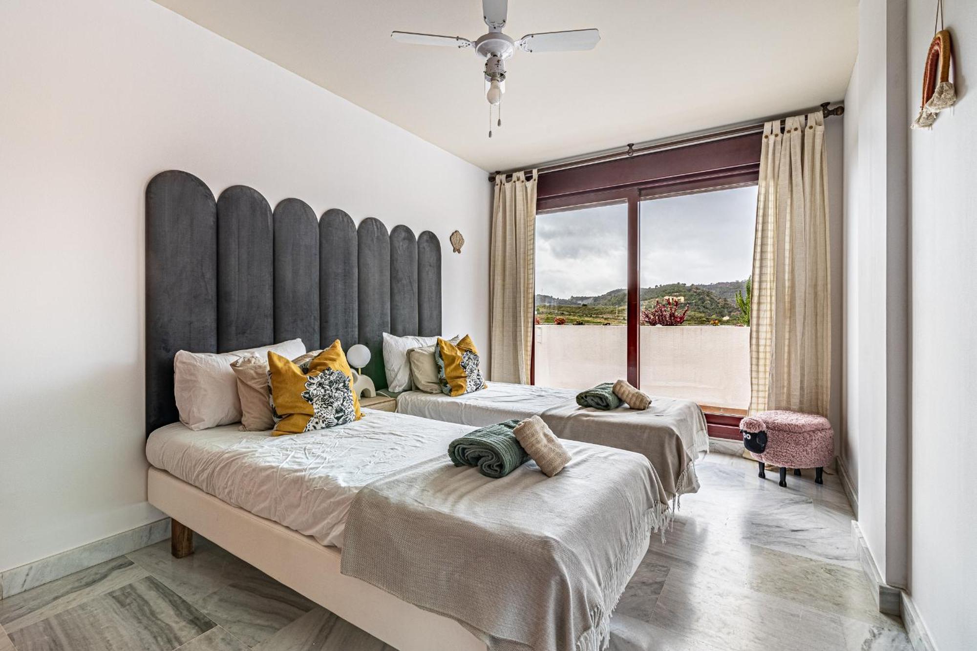 Rentitspain Charming Apartment: Parque Botanico & Country Club Apartamento Estepona