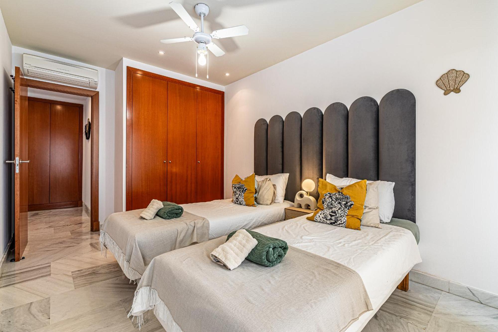 Appartement Rentitspain Charming Gym, Jacuzzi Y Balcon Estepona