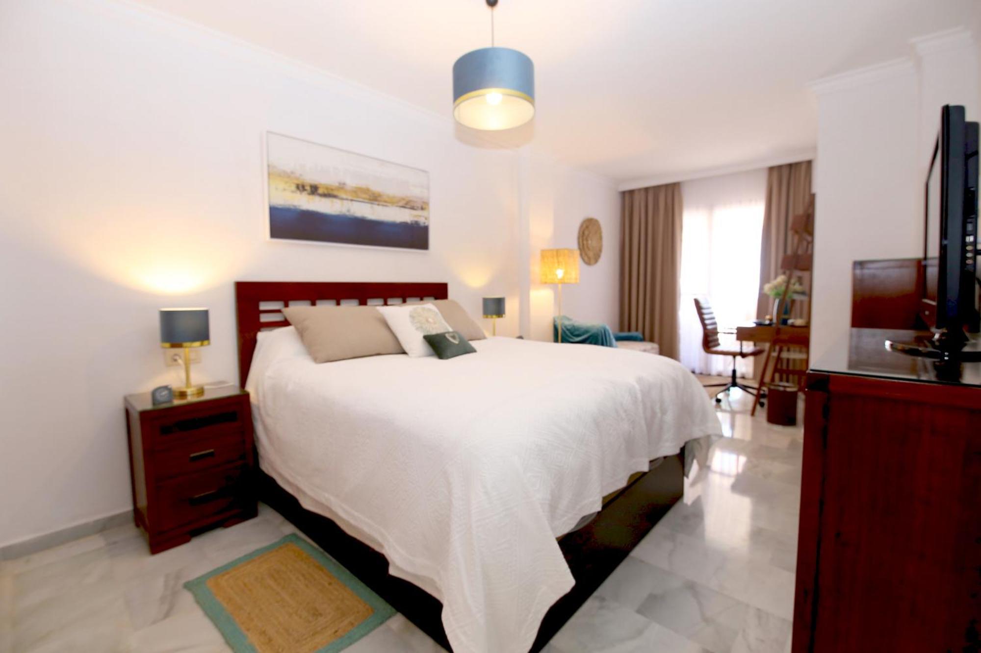 West Beachfront Janine Apartment *