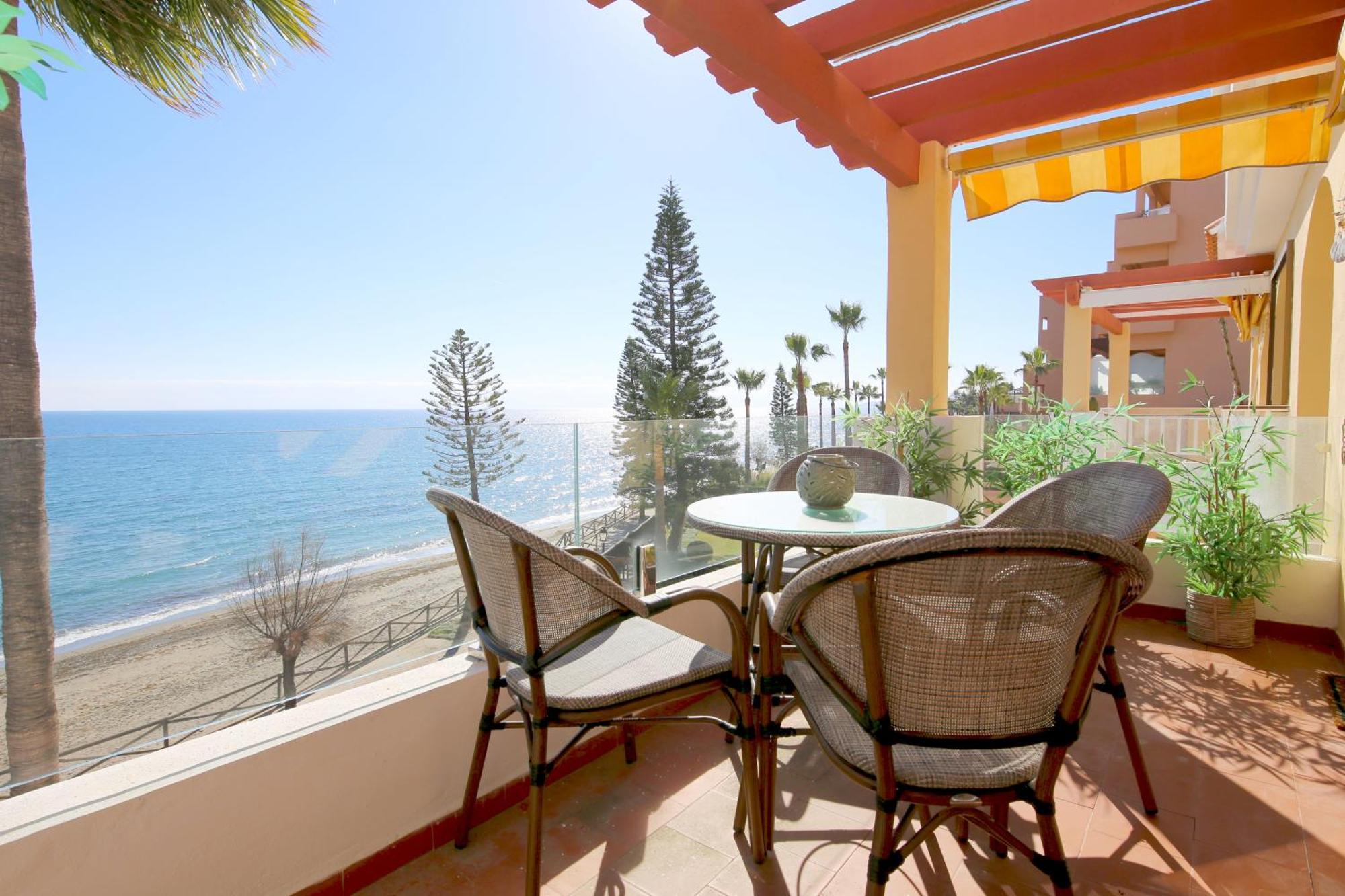 Apartment West Beachfront Janine