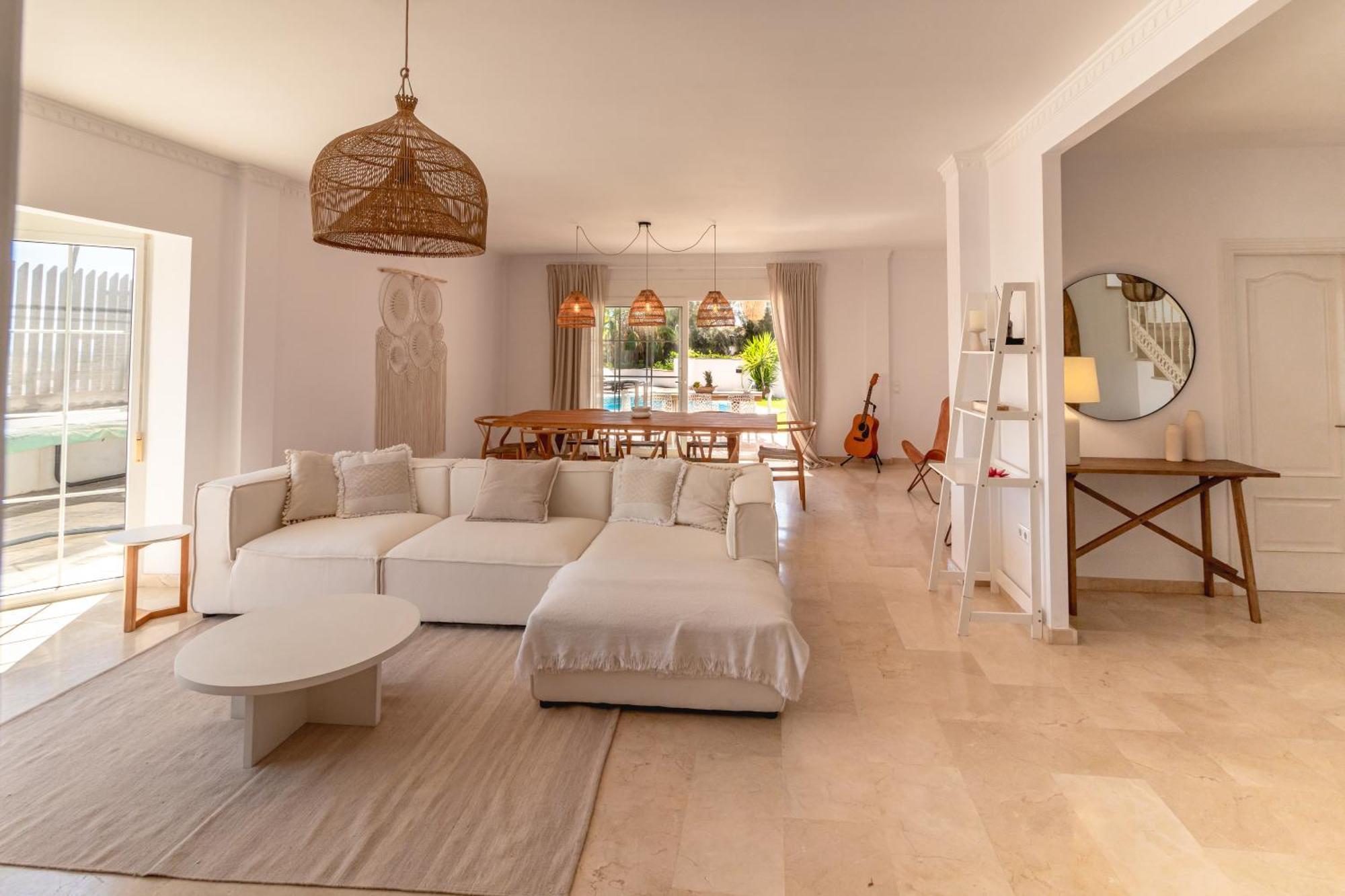 Luxury With Stunning Sea Views, 600m From The And The Port, Private Pool, Walking Distance To The Old Town And Amenities Estepona
