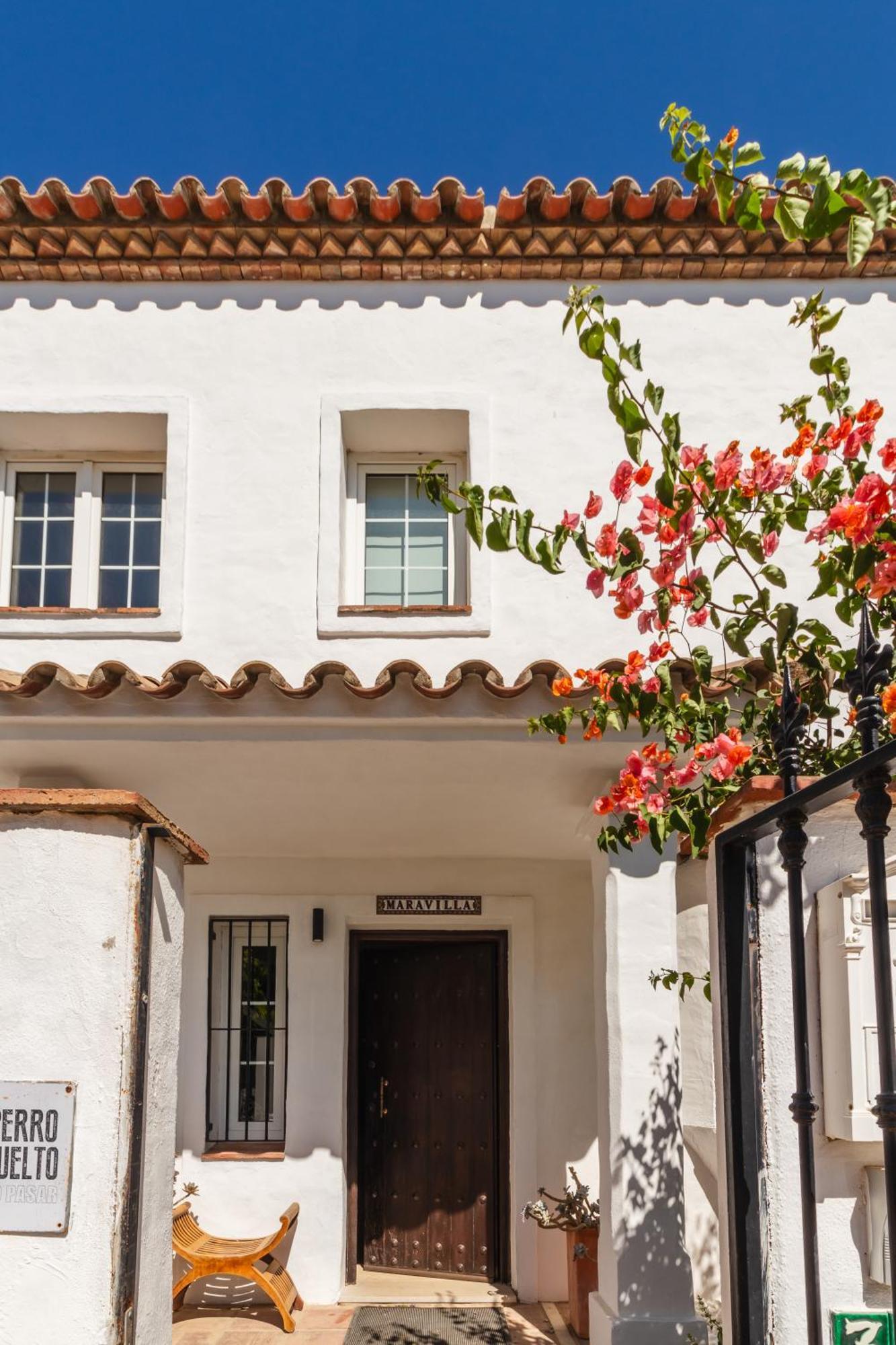 Villa Luxury With Stunning Sea Views, 600m From The And The Port, Private Pool, Walking Distance To The Old Town And Amenities