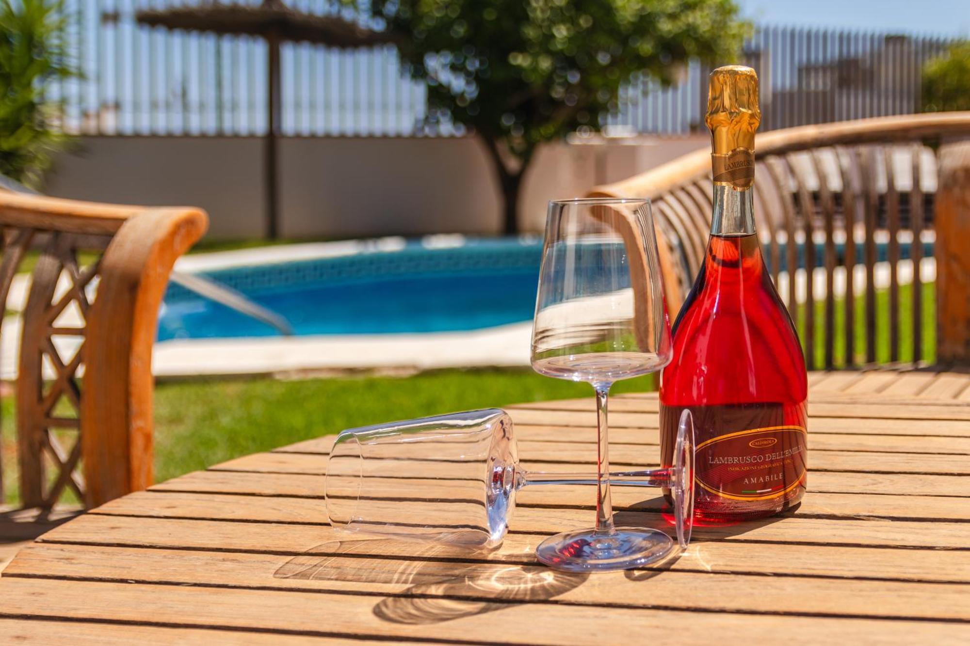 Luxury With Stunning Sea Views, 600m From The And The Port, Private Pool, Walking Distance To The Old Town And Amenities Villa *