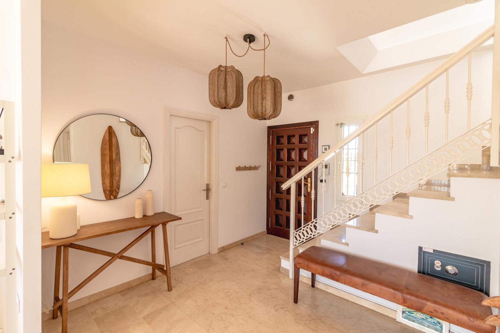 Luxury With Stunning Sea Views, 600m From The And The Port, Private Pool, Walking Distance To The Old Town And Amenities Villa