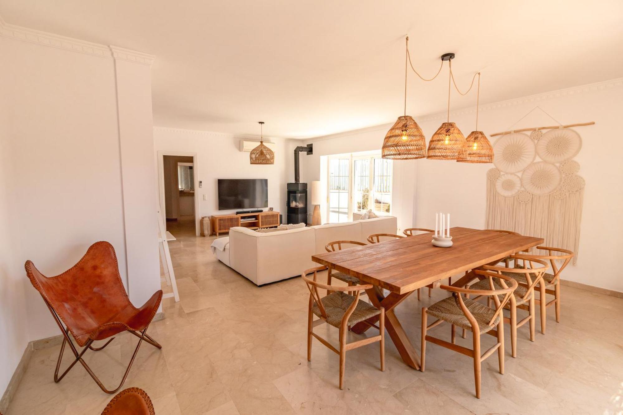 Luxury With Stunning Sea Views, 600m From The And The Port, Private Pool, Walking Distance To The Old Town And Amenities *