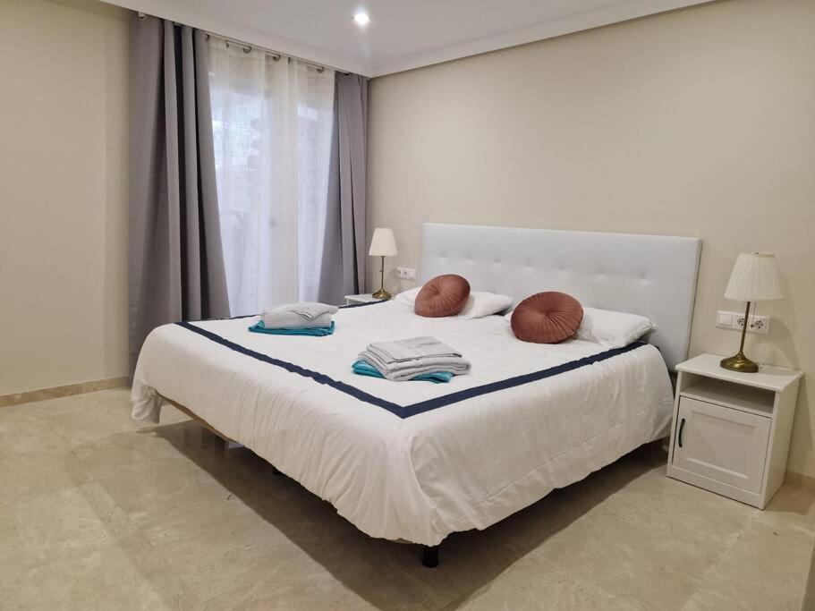 First Line Gelijkvloers App Estepona