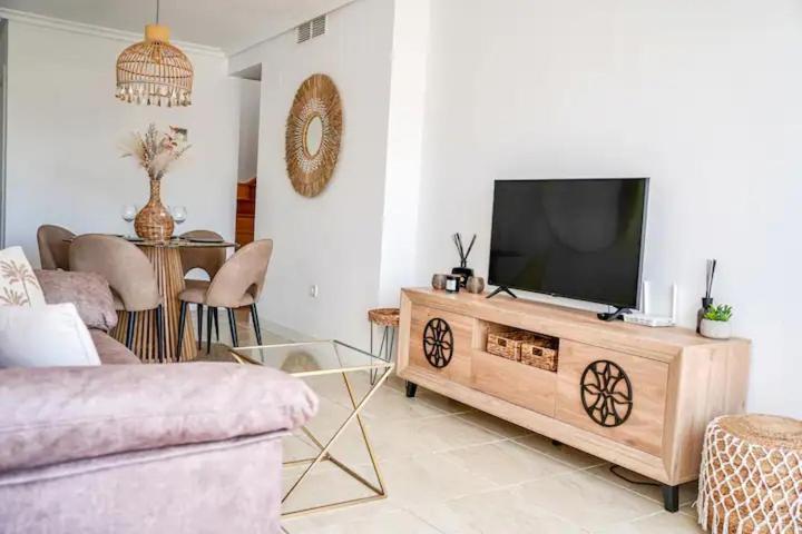 Penthouse In Met Jacuzzi En Zeezicht! Estepona