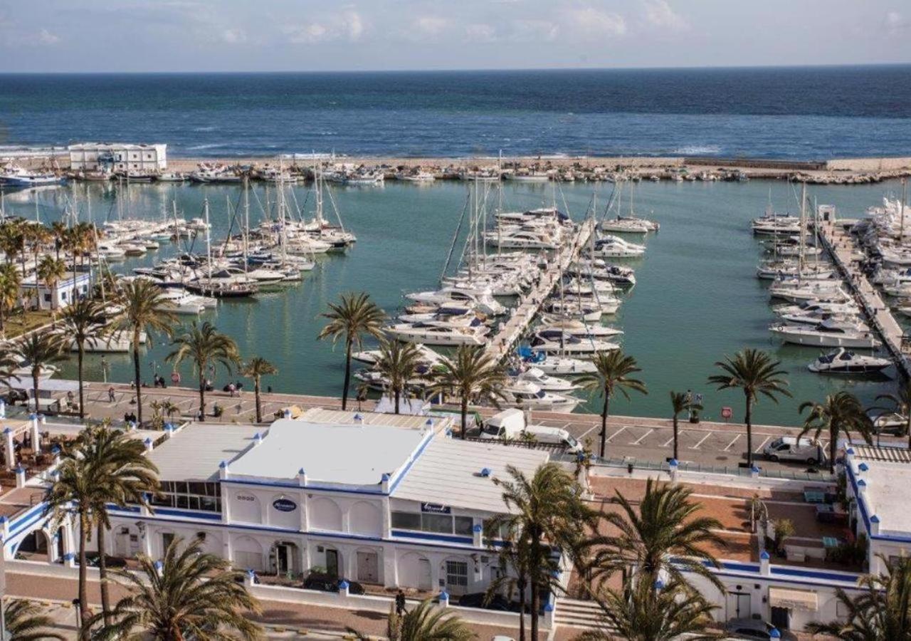 Estepona Marina, Modern Apartment, Sea Views, Balcony, Sleeps 6, Family Friendly *