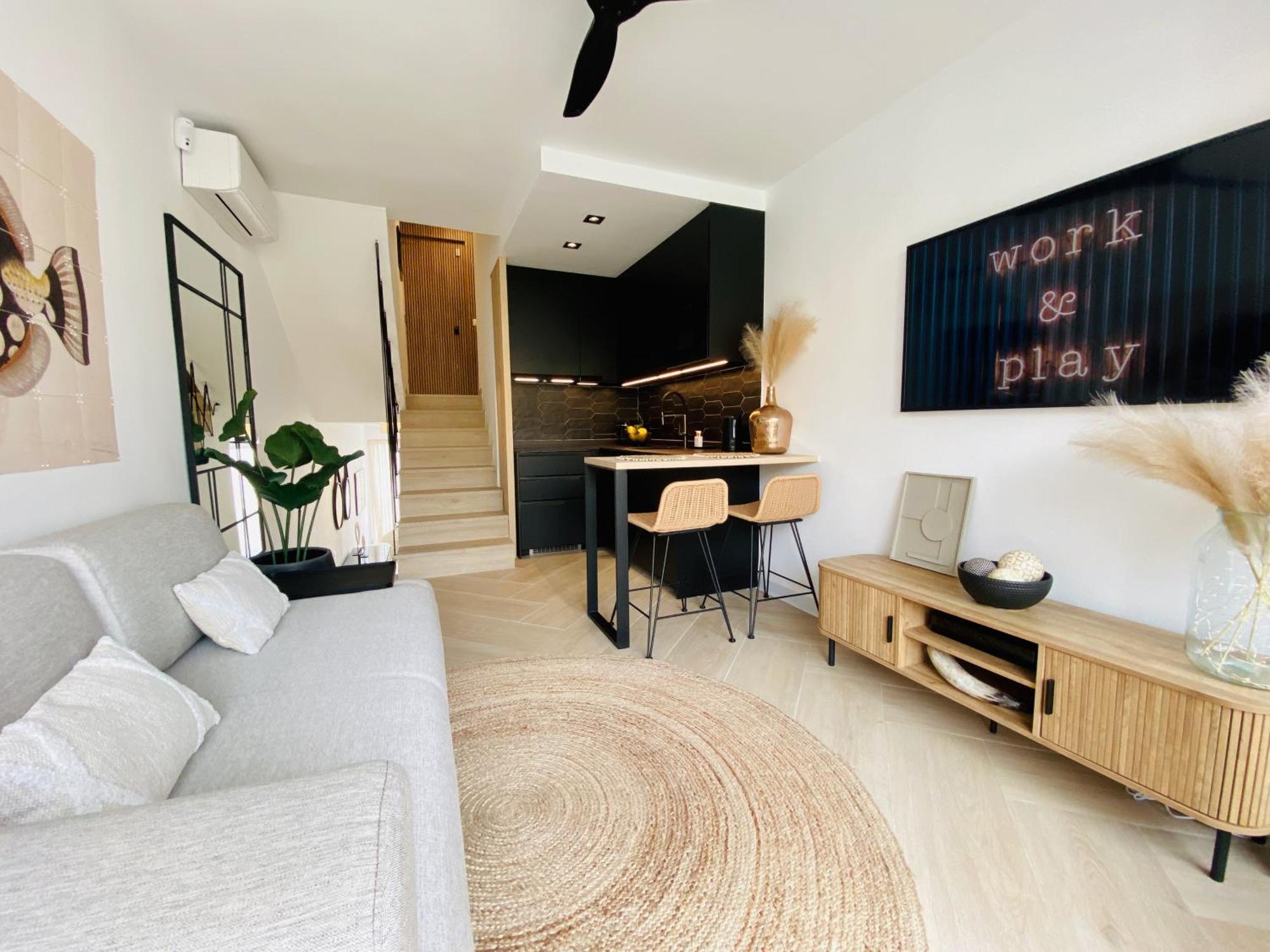 Apartment Palm Breeze Beachfront *