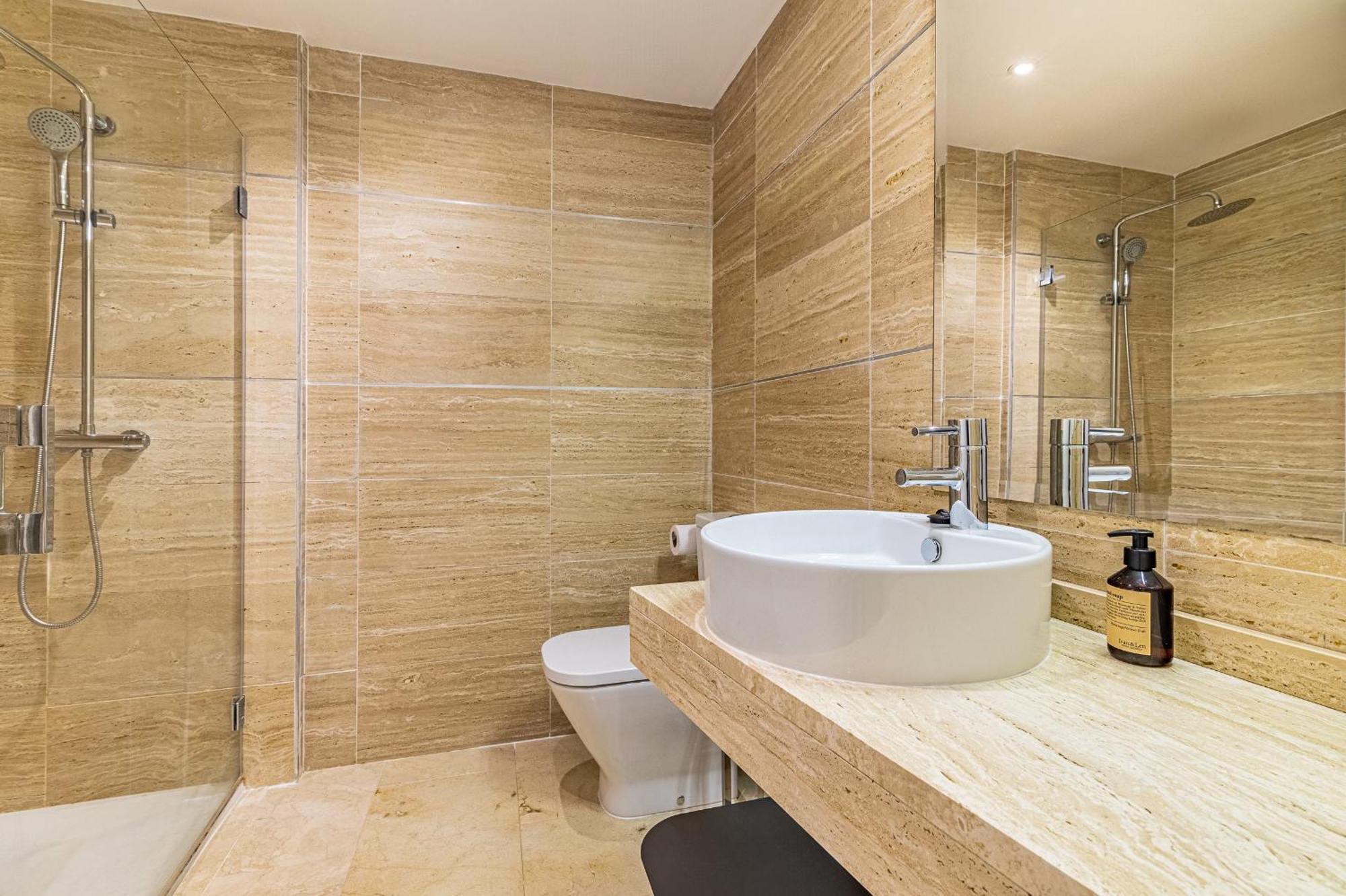 Premium With Large Terrace And Garden Apartment *