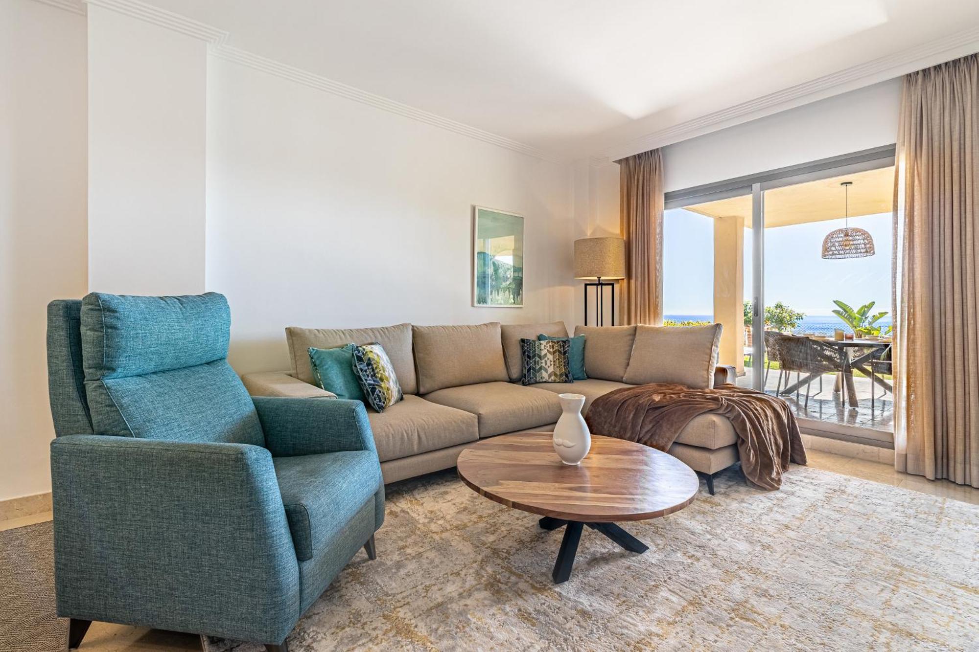 Premium With Large Terrace And Garden