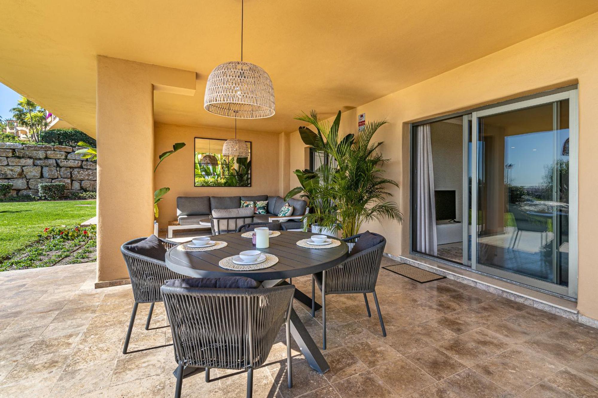 Premium With Large Terrace And Garden Apartment Estepona